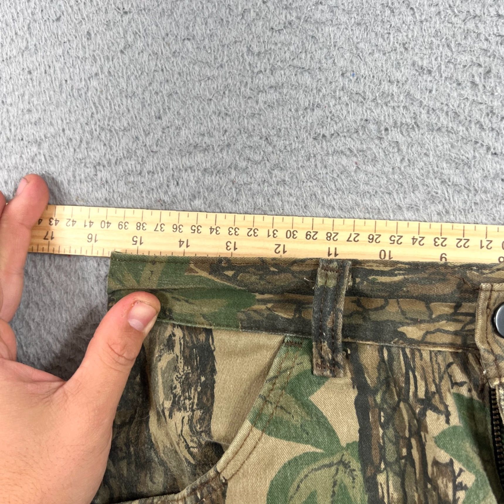 Vintage VINTAGE Key Camo Pants Mens S 30x32 Realtree Cargo Talon 70s 80s Cargo, Twill, Cotton Blend, Polyester, Cotton | Bag? No extra info allowed. Size US 29 - 5 Thumbnail