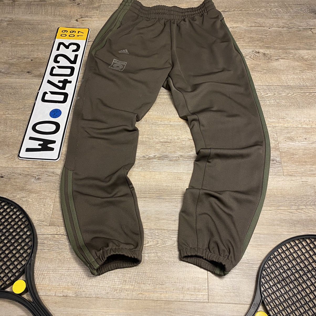 Yeezy Adidas Yezzy x Kanye West -Calabasas Track Size US 31 - 9 Thumbnail