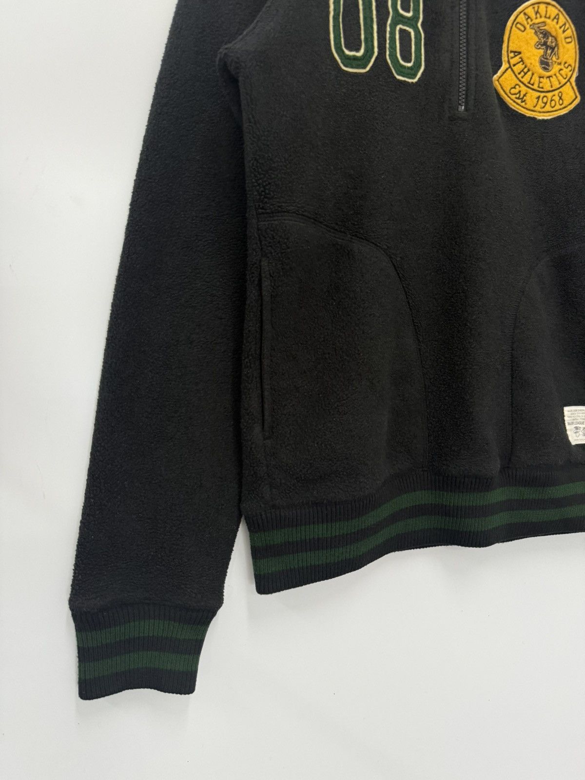 MLB 🔥 UNIQLO X MLB OAKLAND ATHLETIC 2003 FLEECE PULLOVER - M Size M / US 6-8 / IT 42-44 - 3 Thumbnail