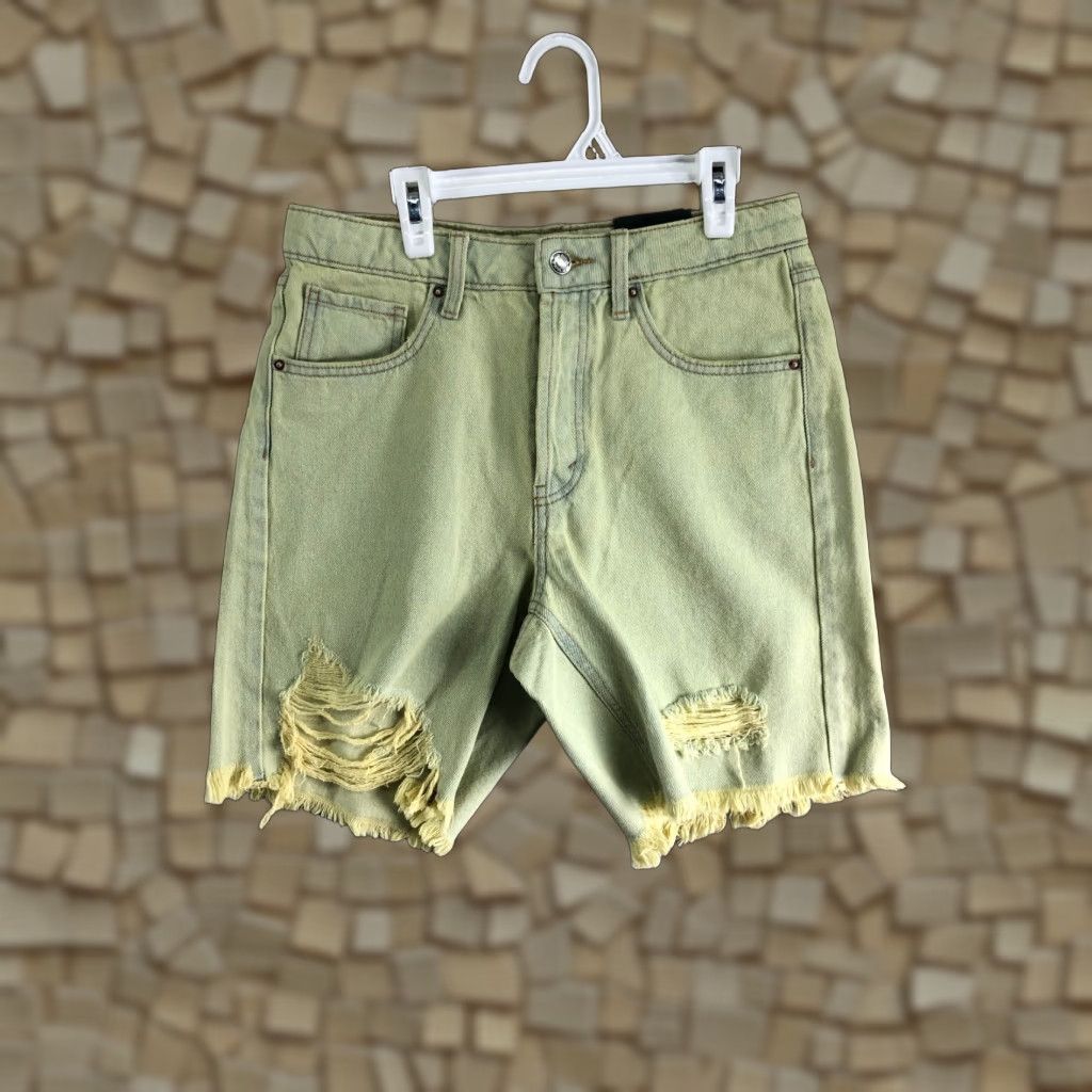 Vintage Wild Fable High Rise Bermuda Shorts Womens Size 2 Blue Denim Jean Shorts Size 26" / US 2 / IT 38 - 1 Thumbnail