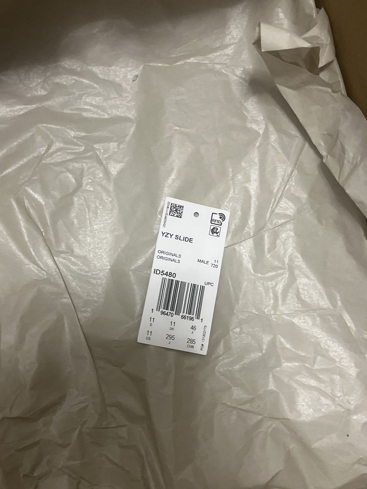 Yeezy Yeezy Salt Slides Size US 11 / EU 44 - 2 Thumbnail
