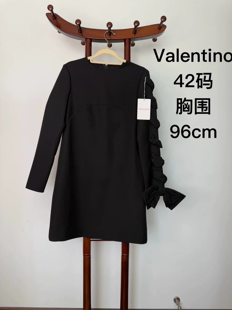 Valentino Valentino dress Size M / US 6-8 / IT 42-44 - 4 Thumbnail
