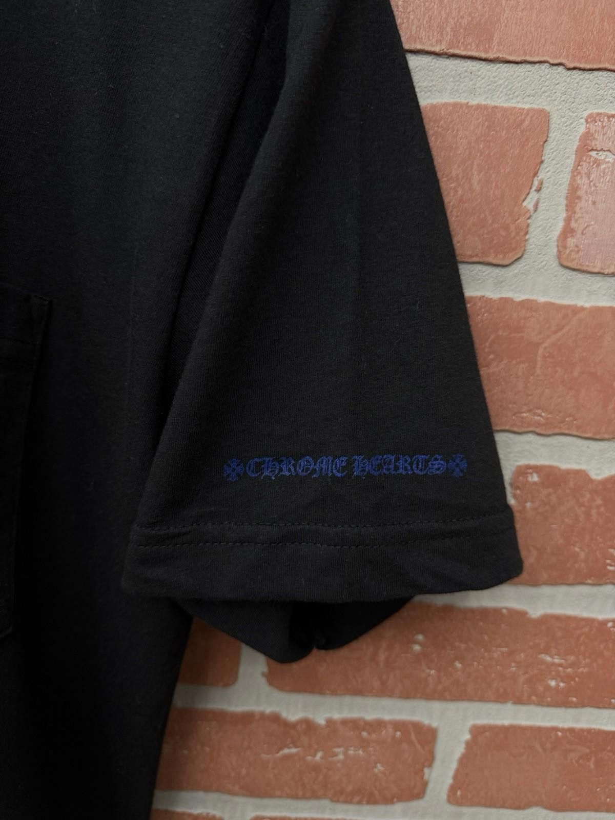 Chrome Hearts Size L - Chrome Hearts Tee Shirt Blue Neck Logo RARE (NEW) Size US L / EU 52-54 / 3 - 7 Thumbnail