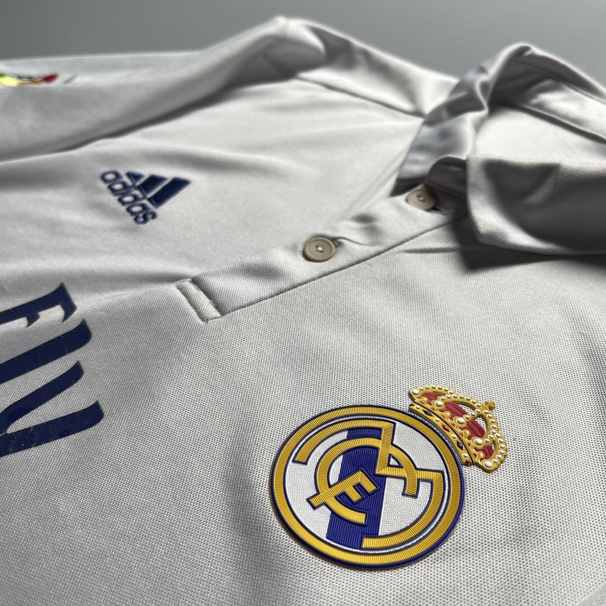 Adidas × Vintage REAL MADRID ADIDAS 2016/2017 FOOTBALL HOME JERSEY #7 RONALDO Size US S / EU 44-46 / 1 - 7 Thumbnail