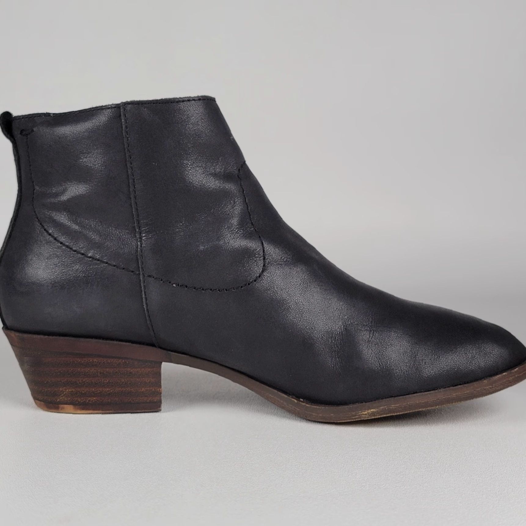 Lucky Brand Lucky Brand Women Bootie Charcoal Black Leather Side Zip Ankle 6.5 M Black Boots Menus? Size US 7 / IT 37 - 5 Thumbnail