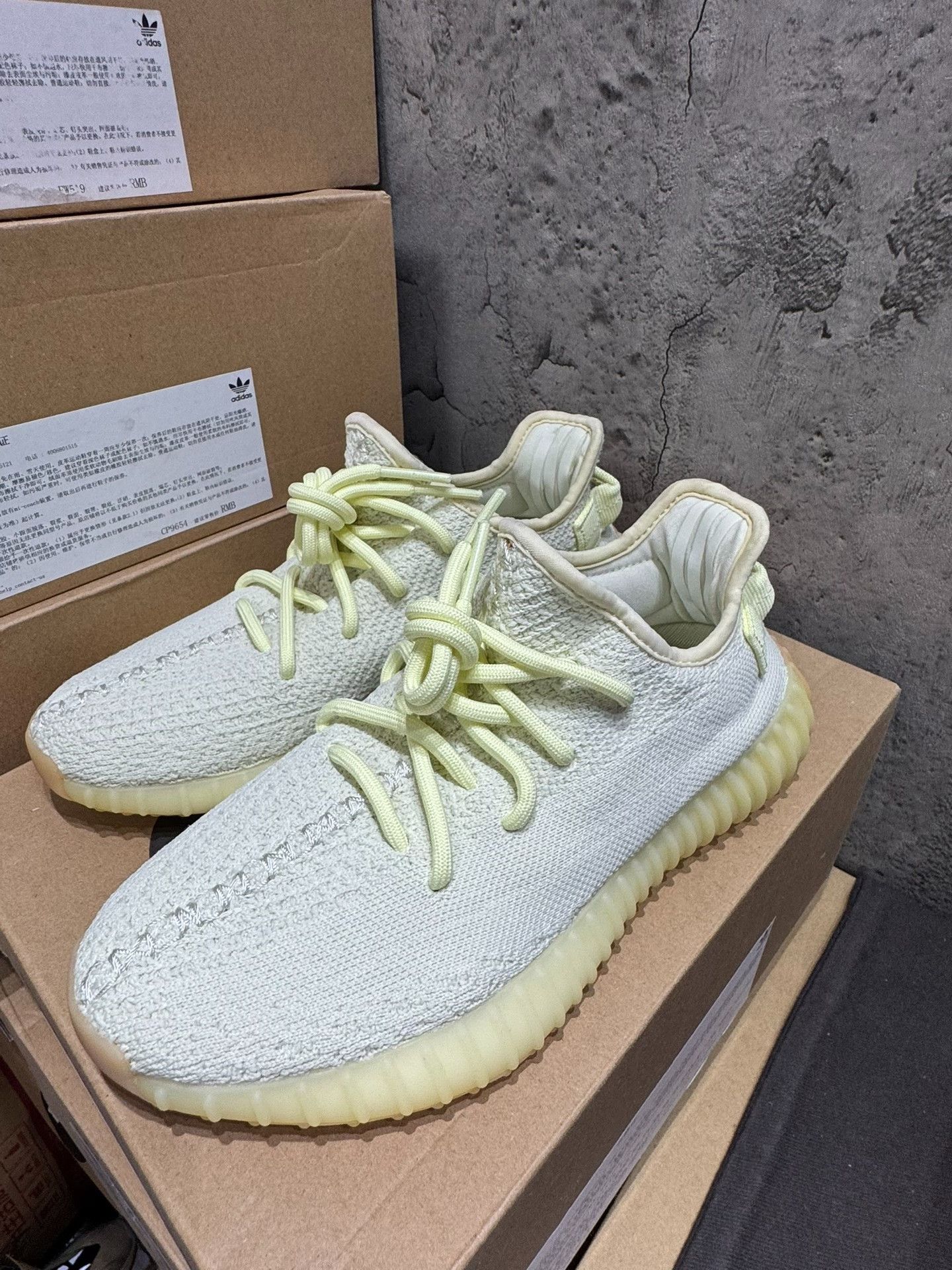 Yeezy Yeezy Yellow Lowtop Sneakers 38 Men Size US 6 / EU 39 - 1 Thumbnail