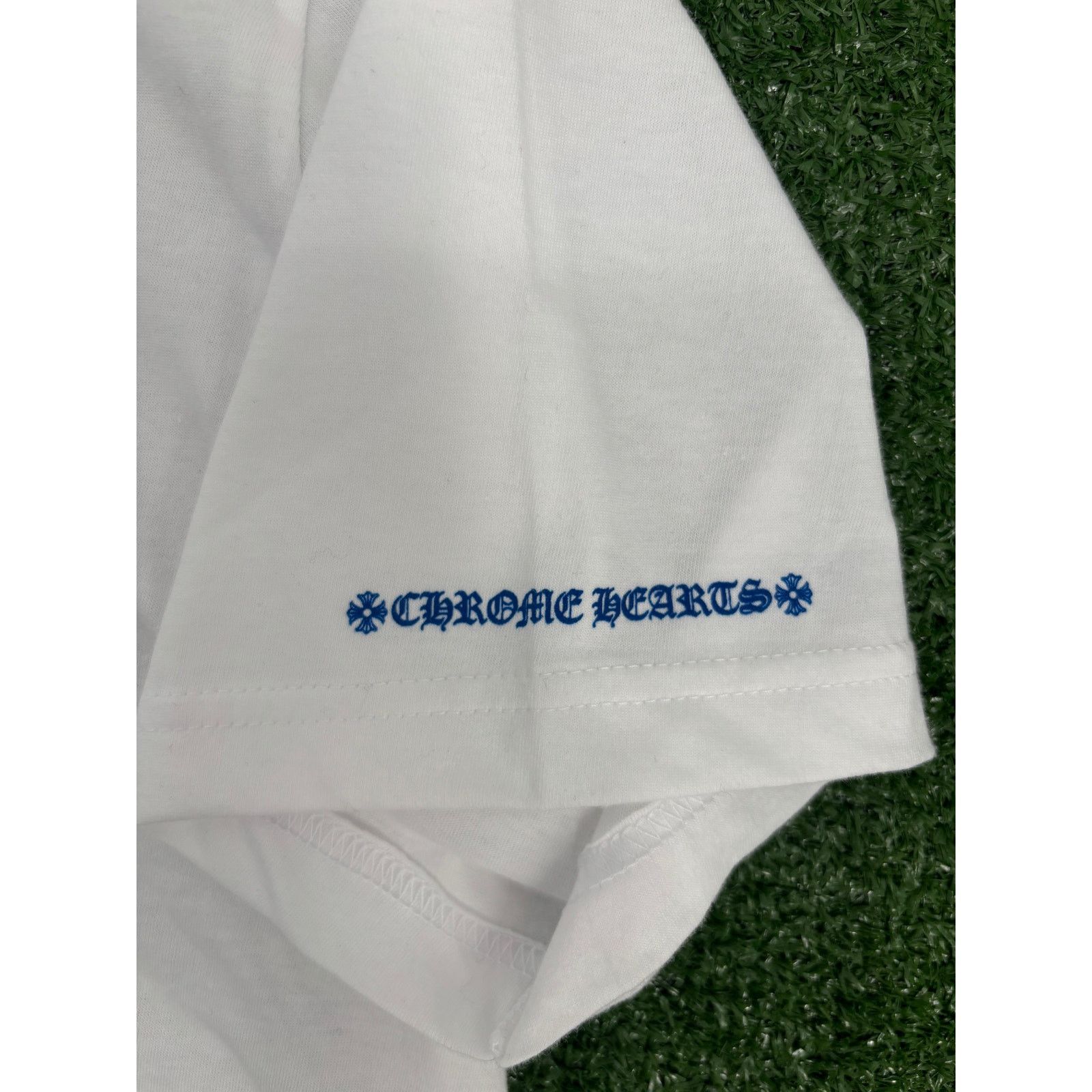 Chrome Hearts Chrome Hearts Blue Neck Logo White S/S T-Shirt Size Large Size US L / EU 52-54 / 3 - 5 Thumbnail