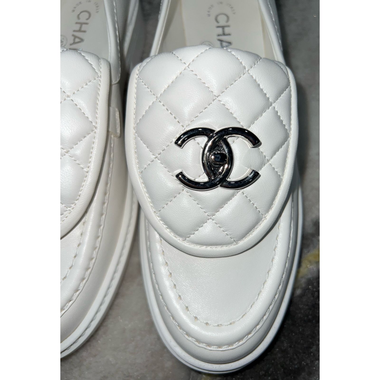 22P Quilted Flap Turnlock CC Mule Slip On Flat Loafer 36.5