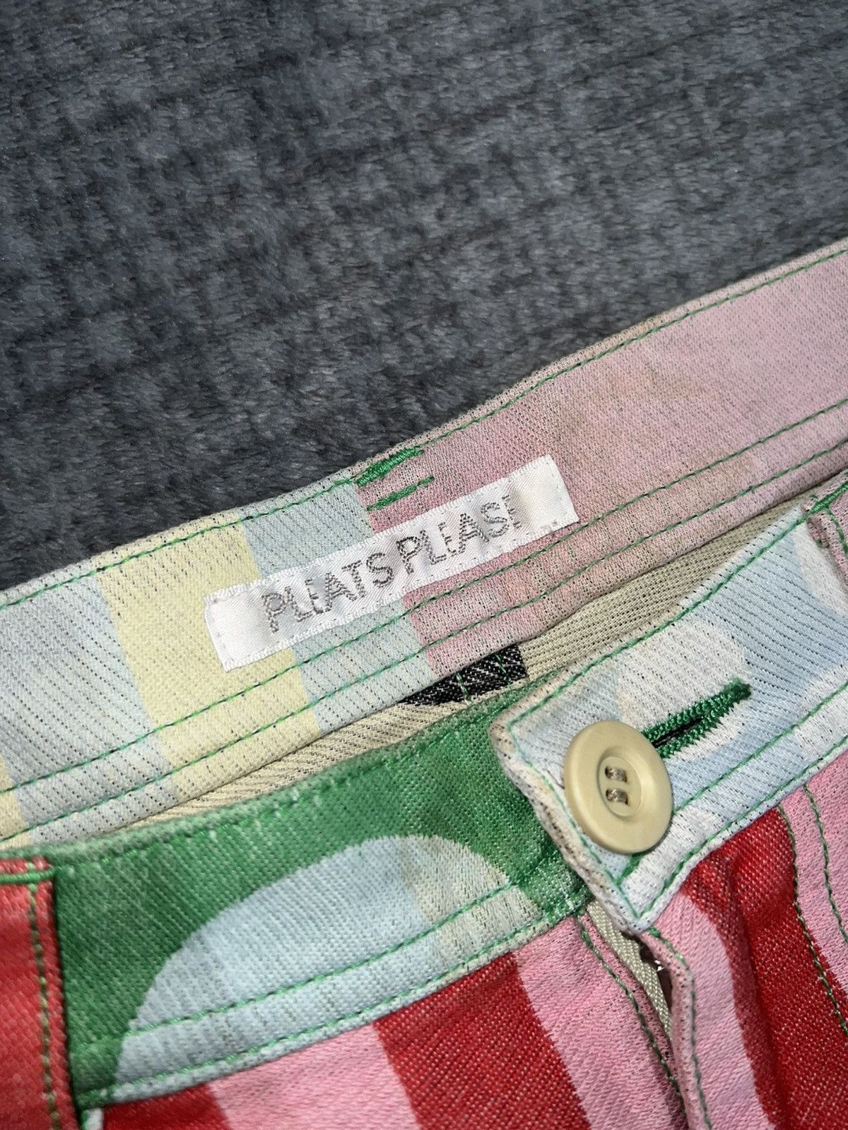 Issey Miyake Rare! 2000s Pleats Please - Mixed Print Pop Art Short Size US 28 / EU 44 - 6 Thumbnail