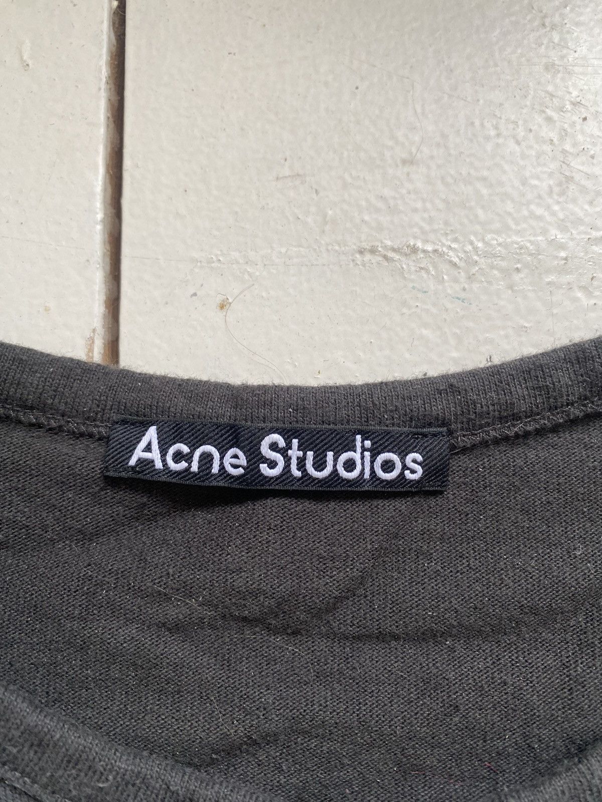Acne Studios ブラック ピチTシャツ STHLM 08 Acne Studios Patch print t-shirt - Fitted fit - Carbon grey