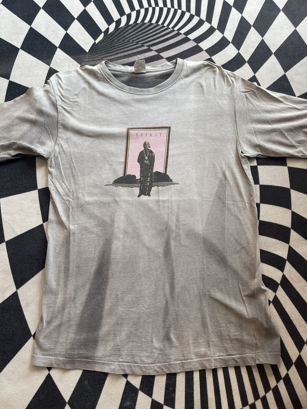 Vintage Vintage The Tradition Spirit Native American Sun Faded tee Size US M / EU 48-50 / 2 - 2 Thumbnail