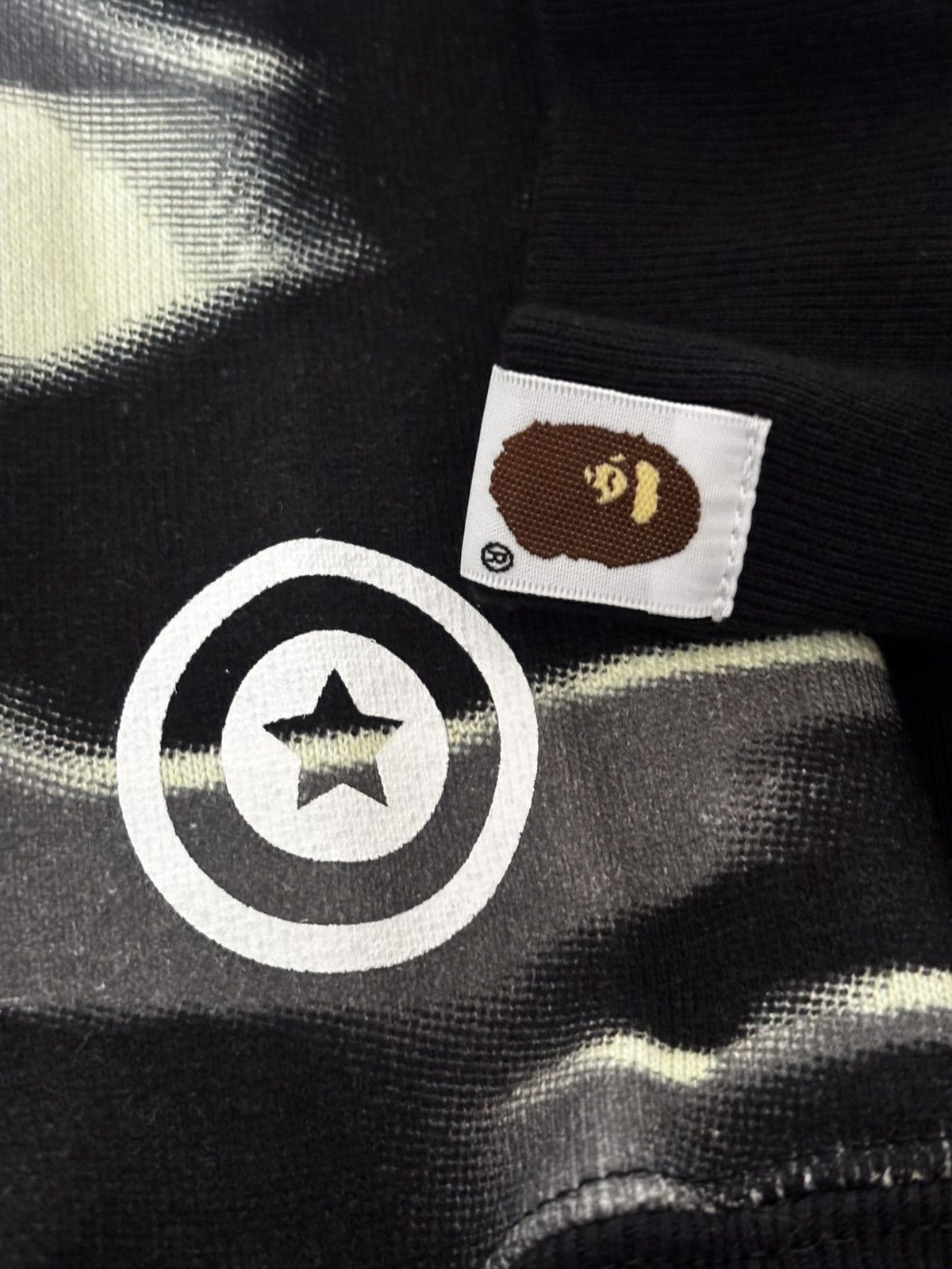 Bape Authentic ape bape screen camo shark full zip hoodie M new Size US M / EU 48-50 / 2 - 6 Thumbnail