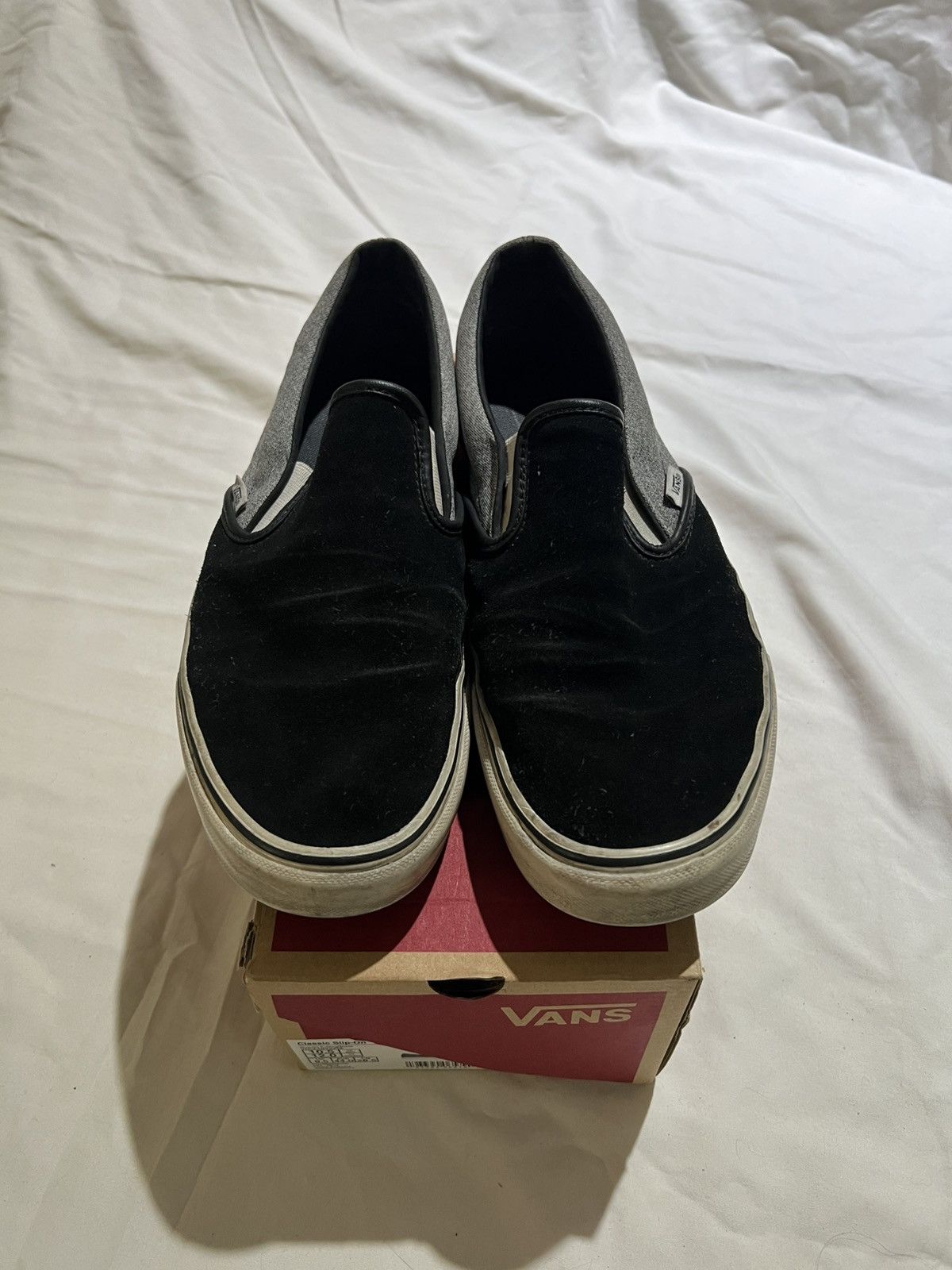 Vans Vans Classic Slip On Suede Size US 10.5 / EU 43-44 - 2 Thumbnail