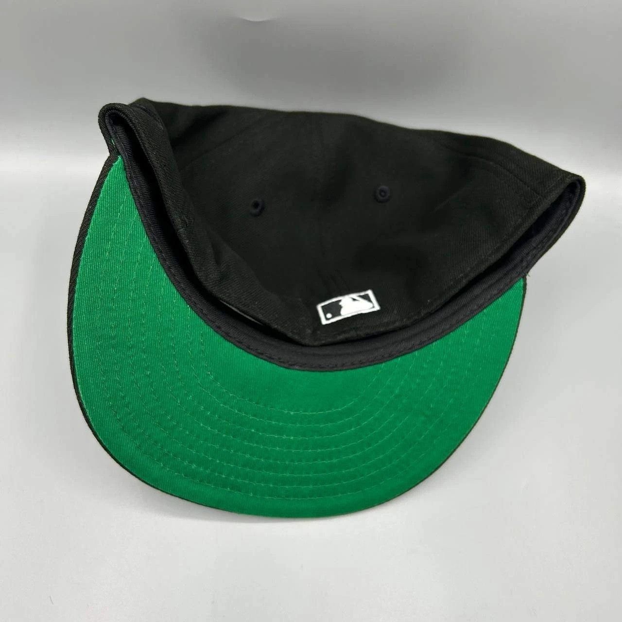 New Era Cleveland Indians Guardians Hat Men 7 1/4 Black MLB Fitted Size ONE SIZE - 9 Thumbnail