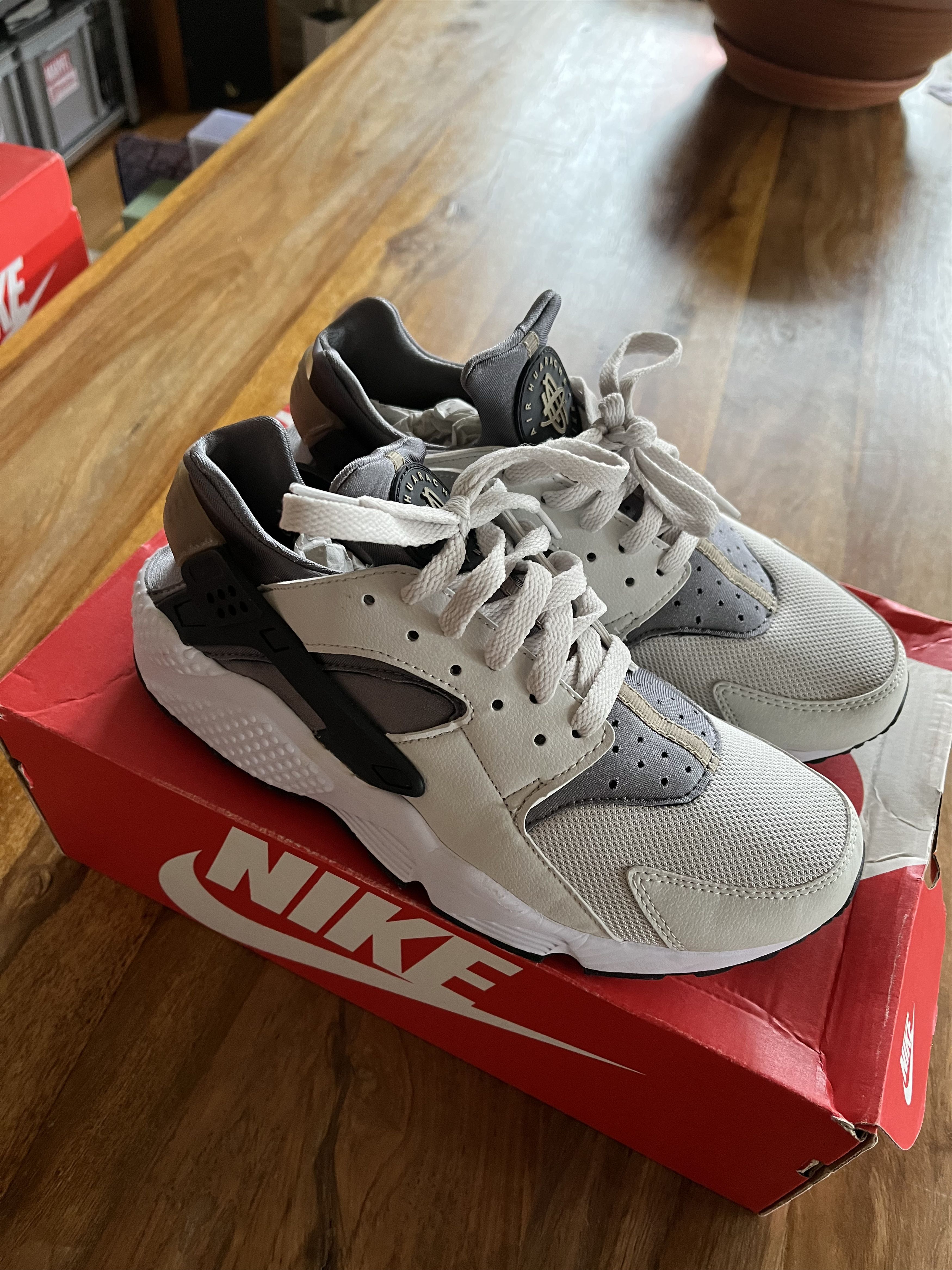 Nike Nike Huarache Size US 9 / EU 42 - 2 Thumbnail