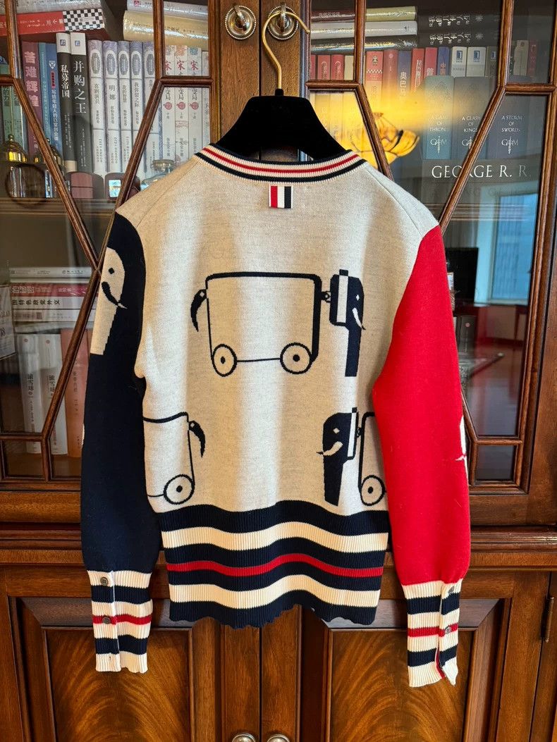 Thom Browne Thom Browne V-neck cashmere sweater Size S / US 4 / IT 40 - 2 Thumbnail