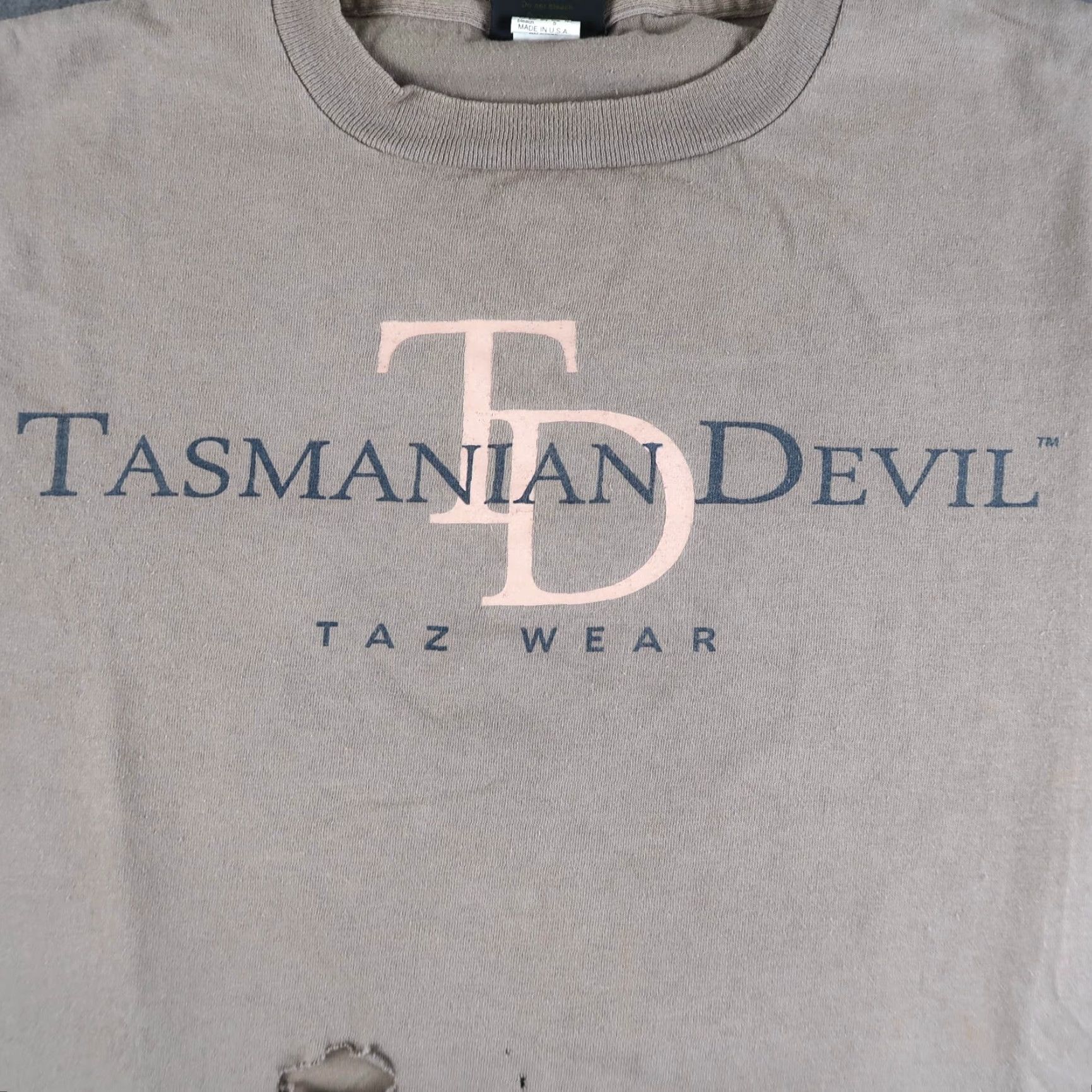 Vintage VTG 90s Tasmanian Devil Looney Tunes Taz Wear T-Shirt L Mens Brown Cotton Crew Neck Short Sleeve Graphic Print Thrashed Vintage 1990s 90s Size US L / EU 52-54 / 3 - 4 Thumbnail