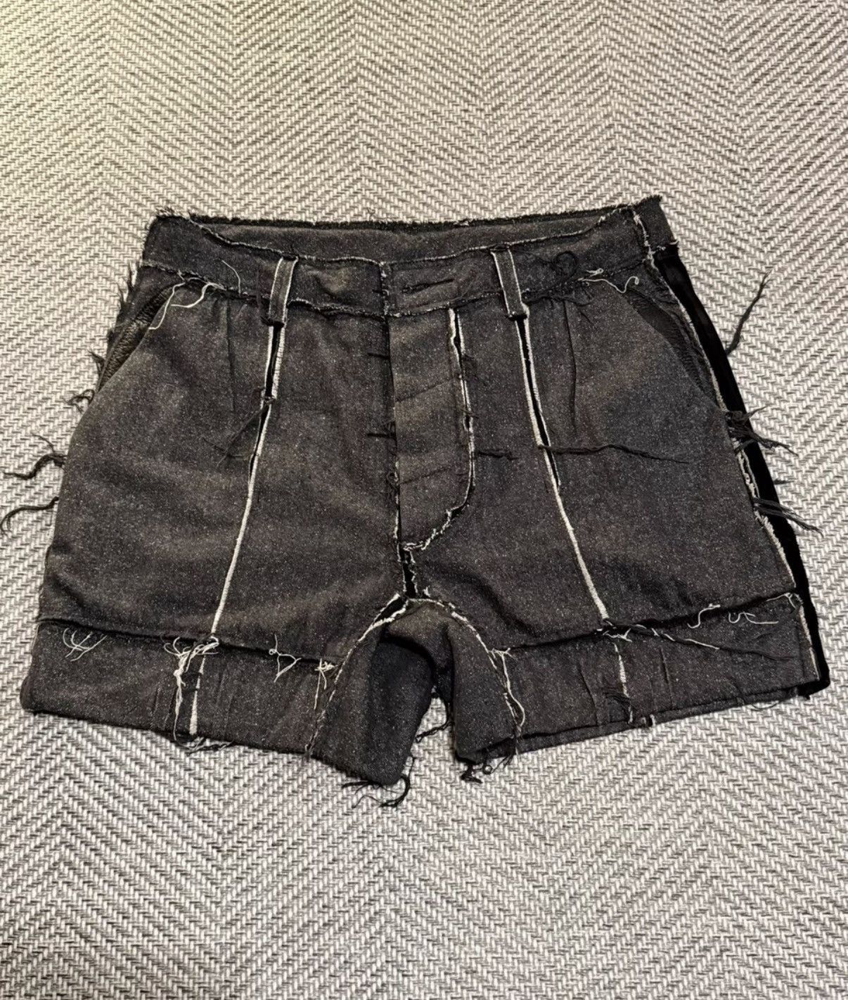 Takahiromiyashita The Soloist. Black Distressed Shorts with Raw Hem Size US 32 / EU 48 - 1 Thumbnail
