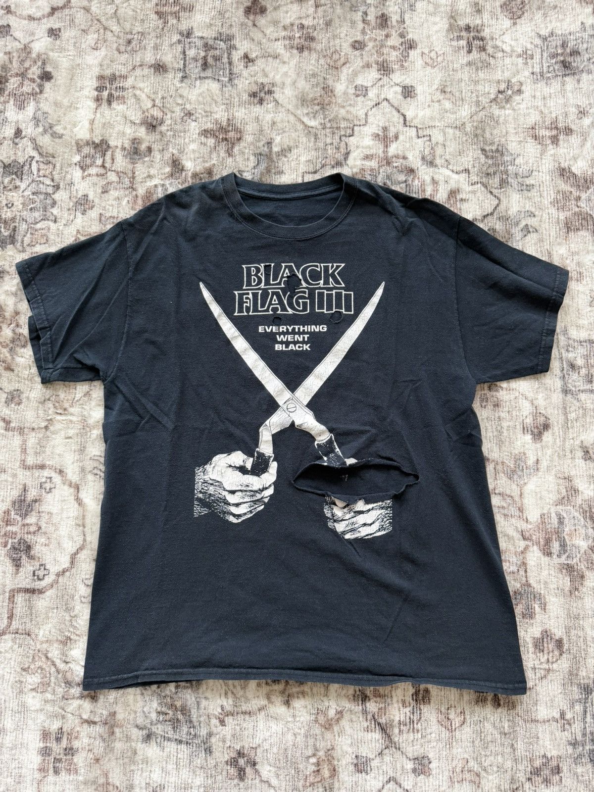 Other Black Flag Tee Vintage with rips Size US L / EU 52-54 / 3 - 2 Thumbnail