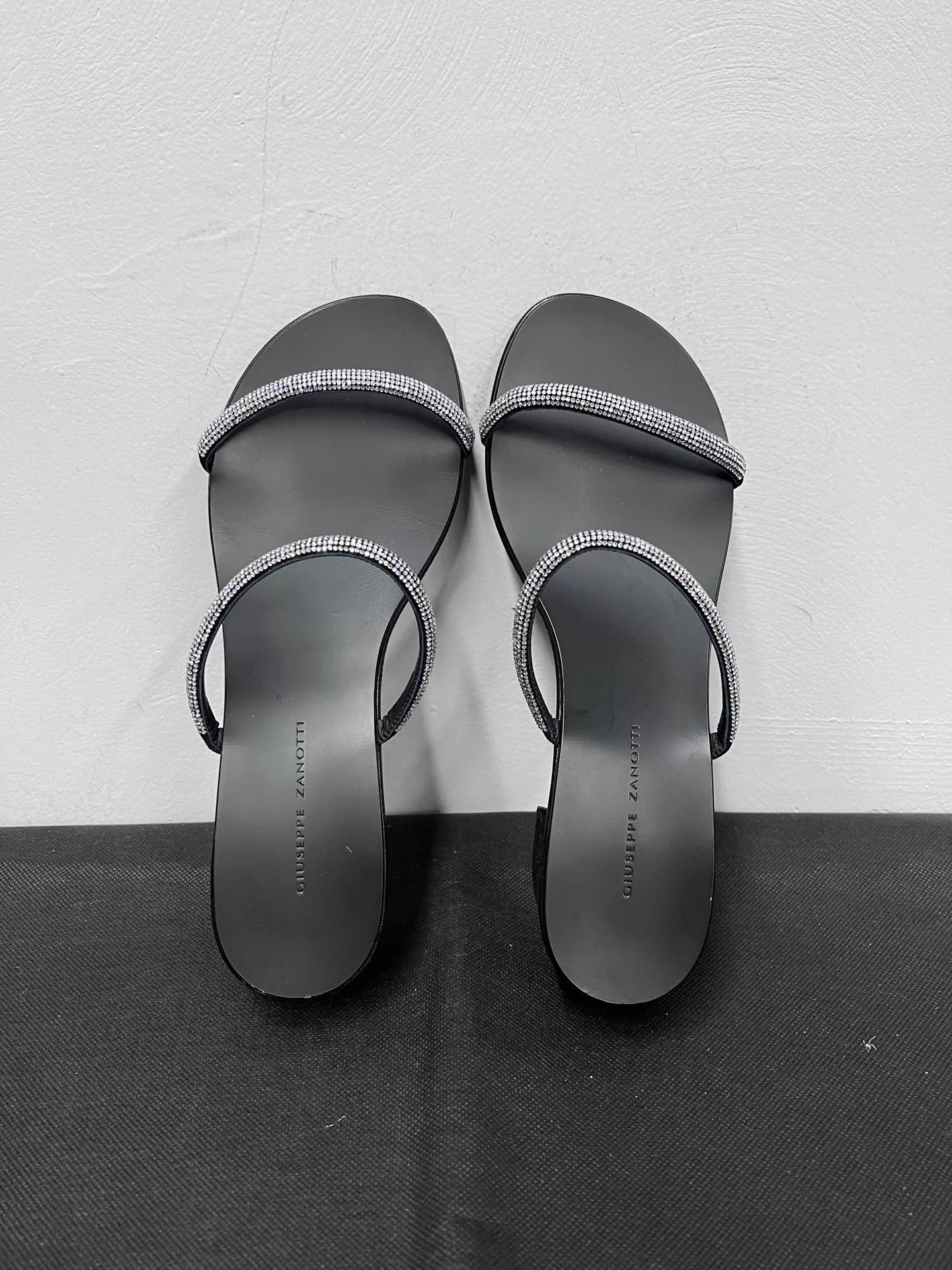 Giuseppe Zanotti Giuseppe Zanotti GZ Simple Crystal 1-Strap Slide 38 New Size US 7.5 / IT 37.5 - 4 Thumbnail