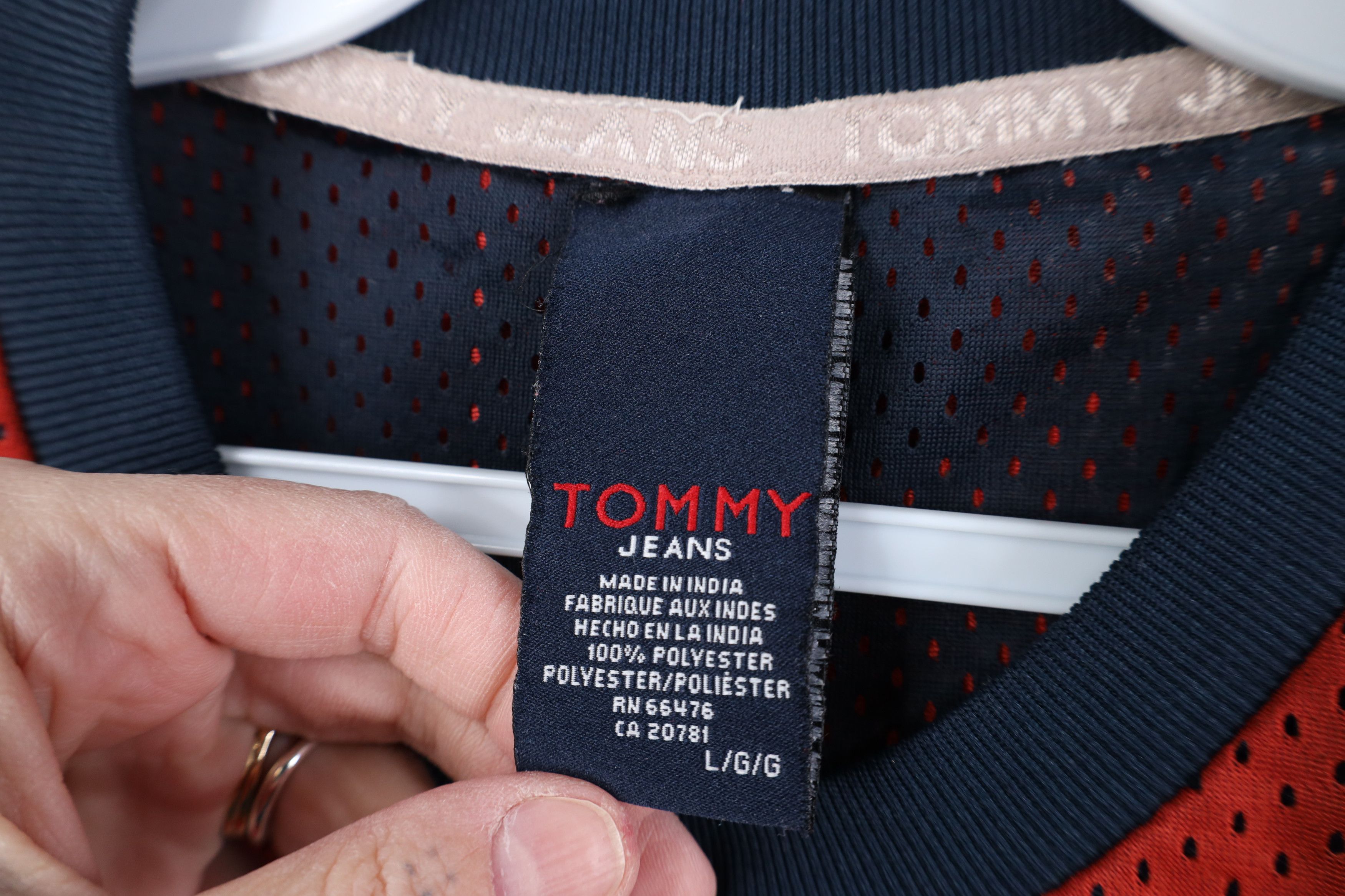 Tommy Hilfiger Vintage 90s Y2K Tommy Hilfiger Striped Mesh Jersey T-Shirt Size US L / EU 52-54 / 3 - 9 Thumbnail