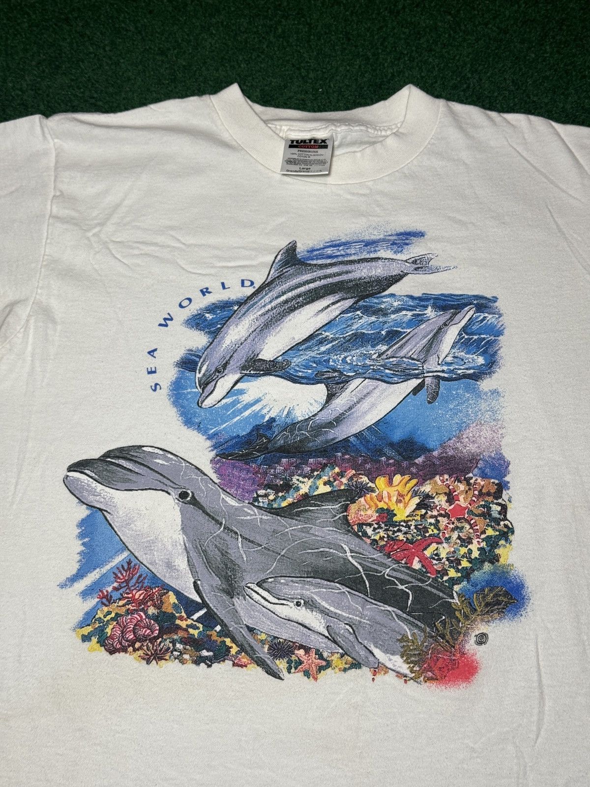 Tultex Sea World Dolphin Graphic Vintage 90s Large T Shirt 21x30 Size US L / EU 52-54 / 3 - 2 Thumbnail