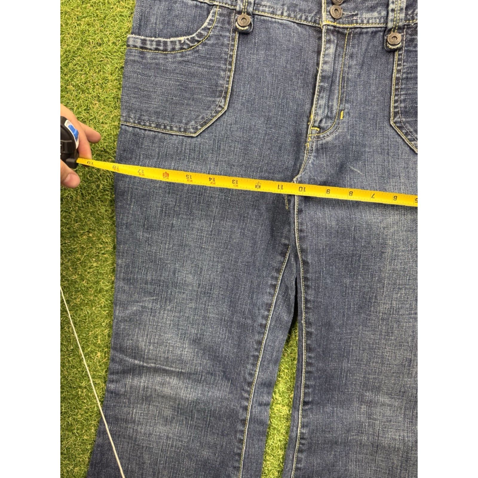 Gap Gap Jeans Womens 8 Dark Wash High Rise Flare Denim Stretch Wide Leg Jeans 90s 1969 Gap Womens Mens Girls Size 30" / US 8 / IT 44 - 6 Thumbnail
