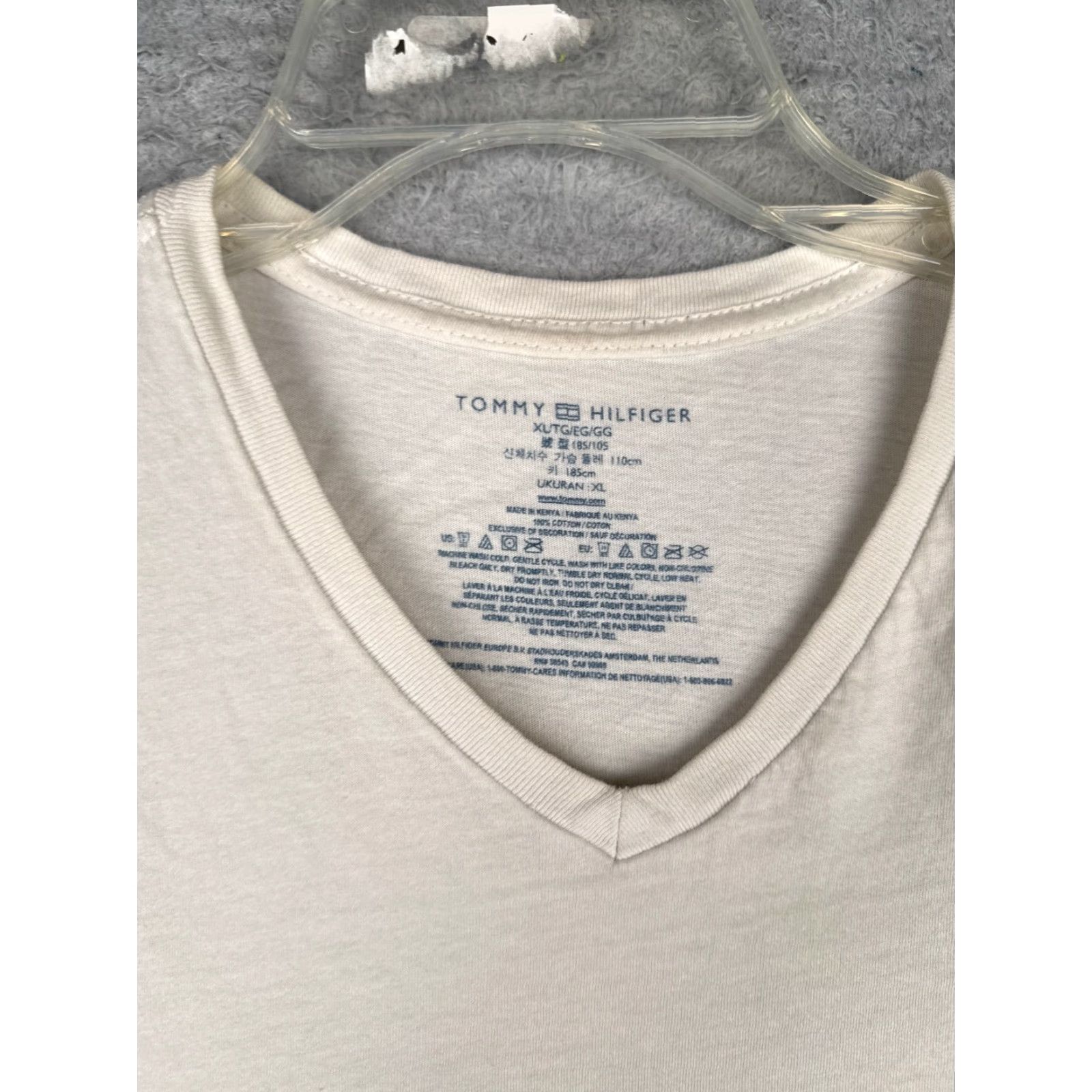 Tommy Hilfiger Tommy Hilfiger Shirt Adult XL White V-Neck Cotton Short Sleeve Jersey Logo Embroidered Mens T-Shirt Central American? Size US XL / EU 56 / 4 - 6 Thumbnail