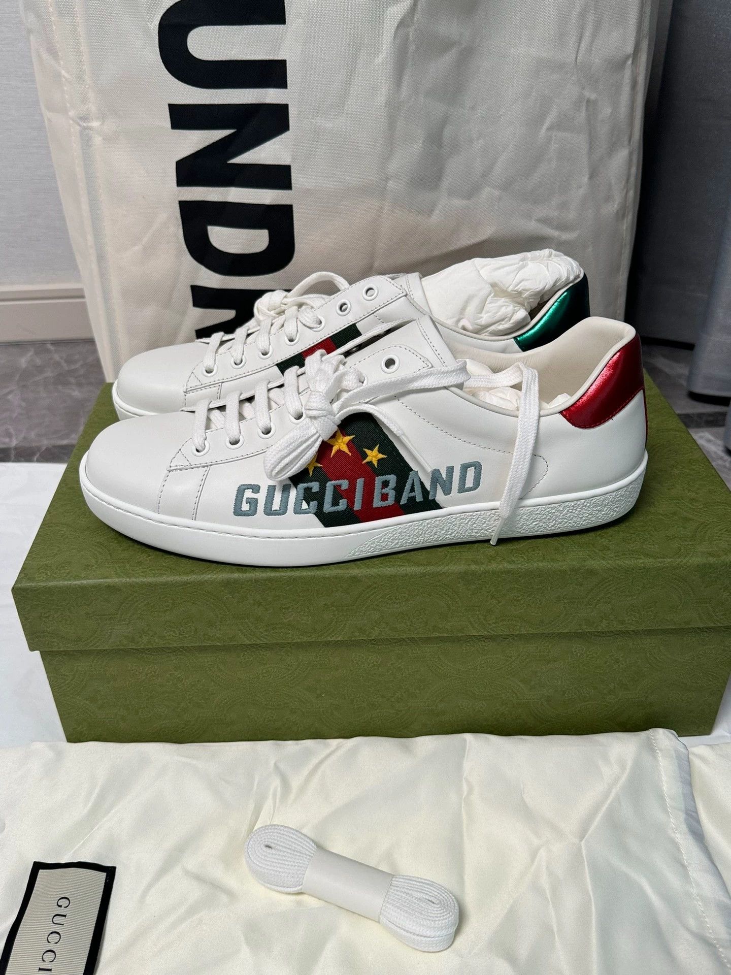Gucci Gucci ACE white star low-top sneakers 42 Size US 9 / EU 42 - 1 Thumbnail