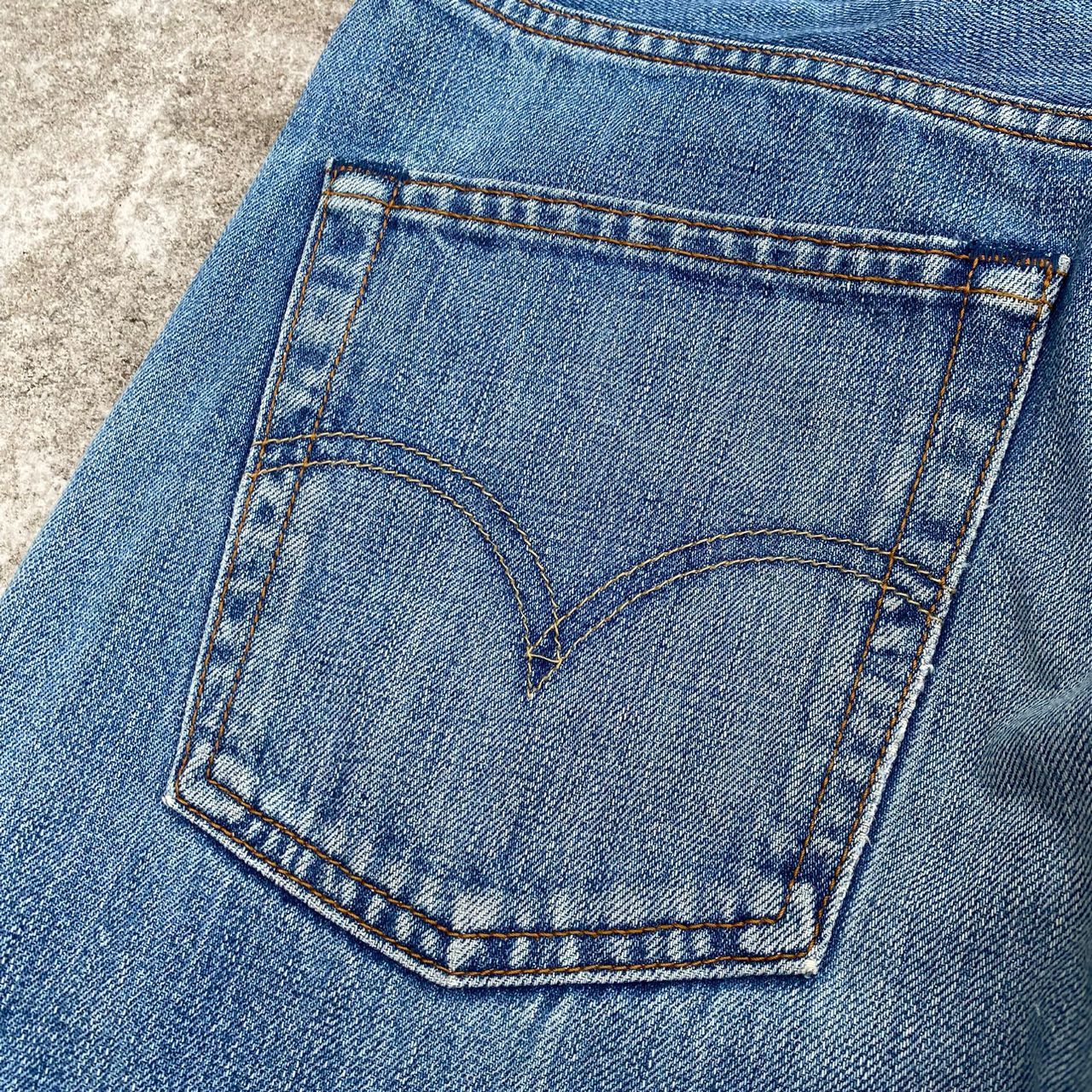 Levi's Vintage Levis 504 Distressed Denim Kurt Cobain Style Size US 33 - 13 Thumbnail
