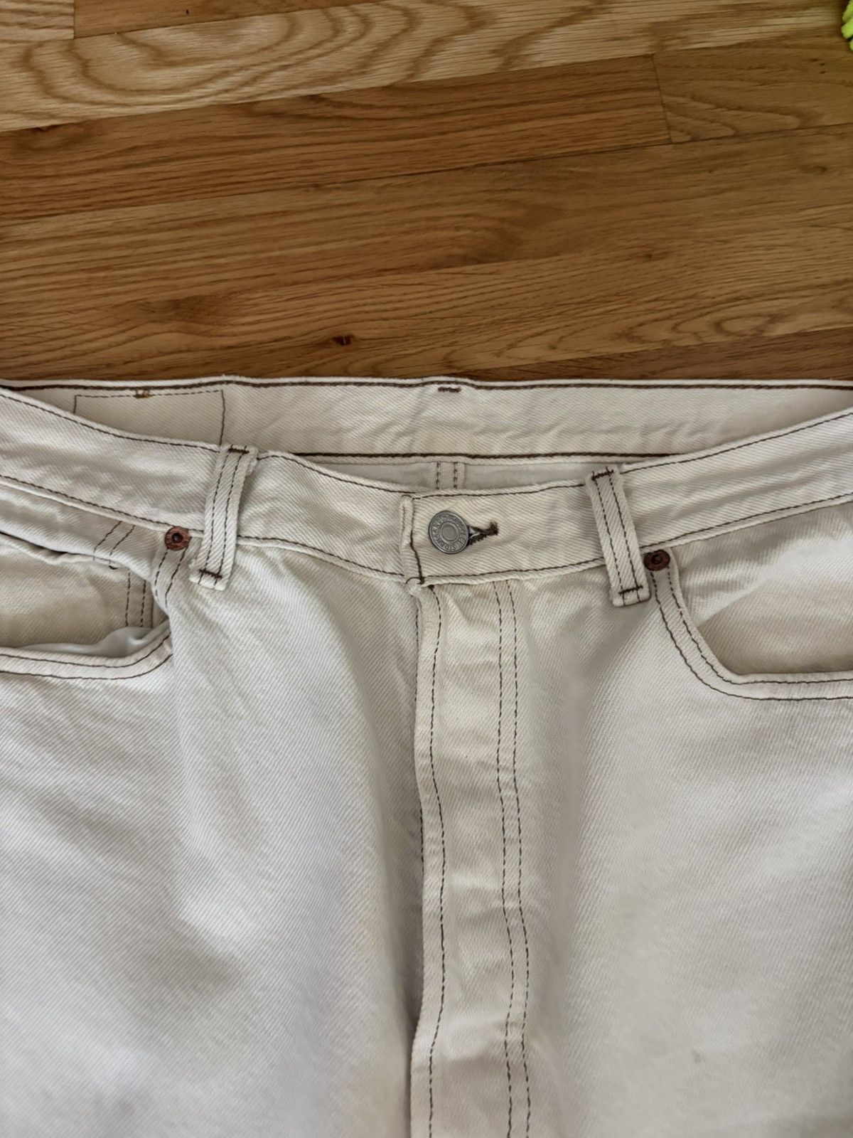 Levi's Levi’s 501 Vintage White Contrast Stitch Jeans Size US 33 - 7 Thumbnail