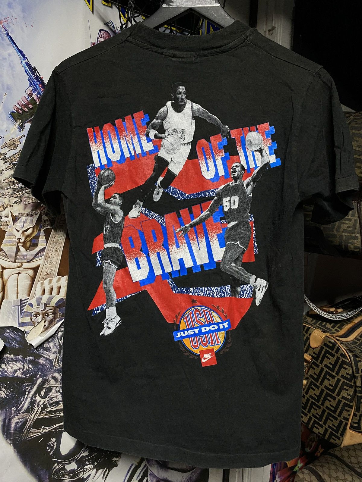 Vintage Vintage 90’s Nike Team Usa Basketball T-Shirt Size Small Size US M / EU 48-50 / 2 - 2 Thumbnail