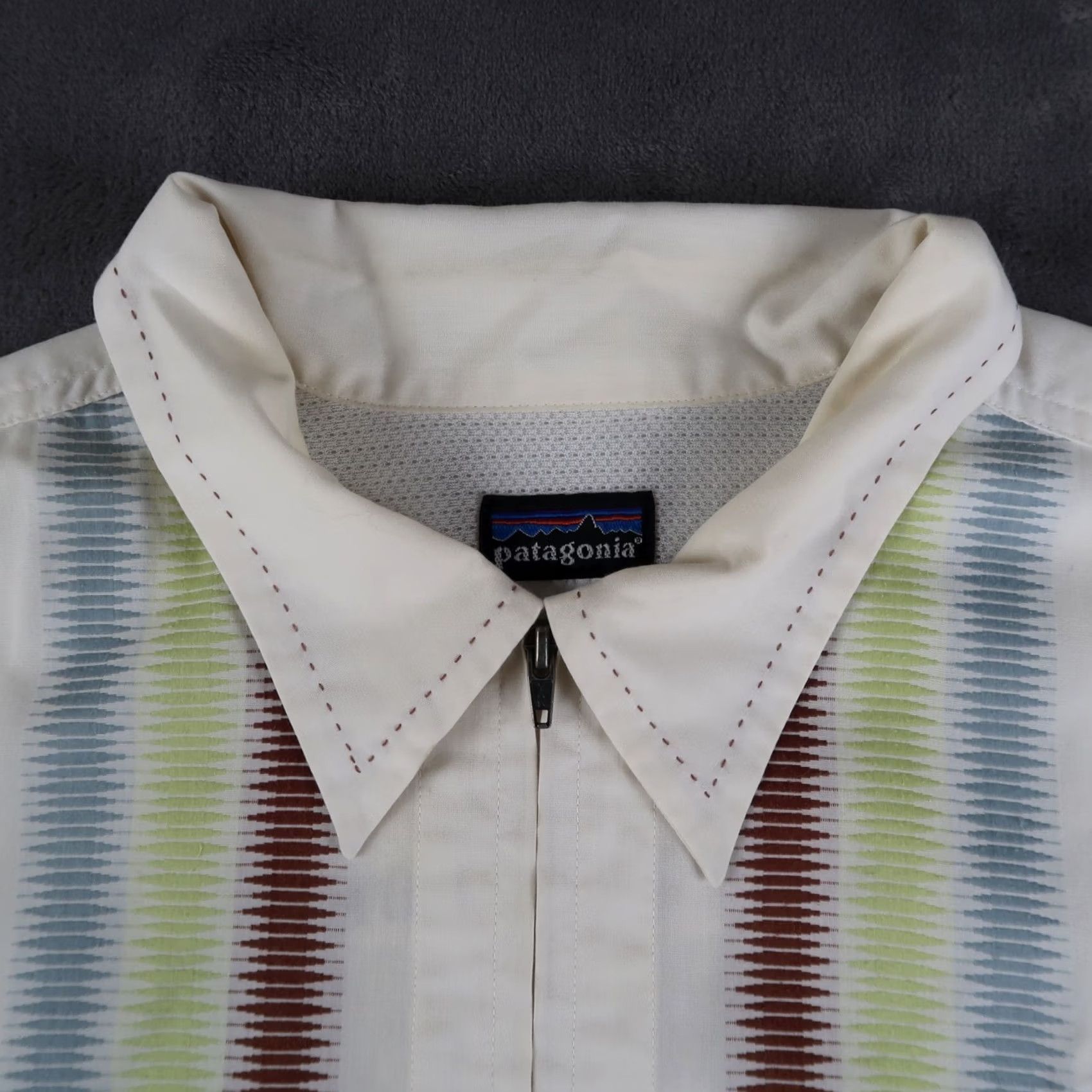 Patagonia VINTAGE Patagonia Rhythm Shirt Mens XL Ivory Striped Zip Front Breathable Easy Care Bob? Size US XL / EU 56 / 4 - 6 Thumbnail