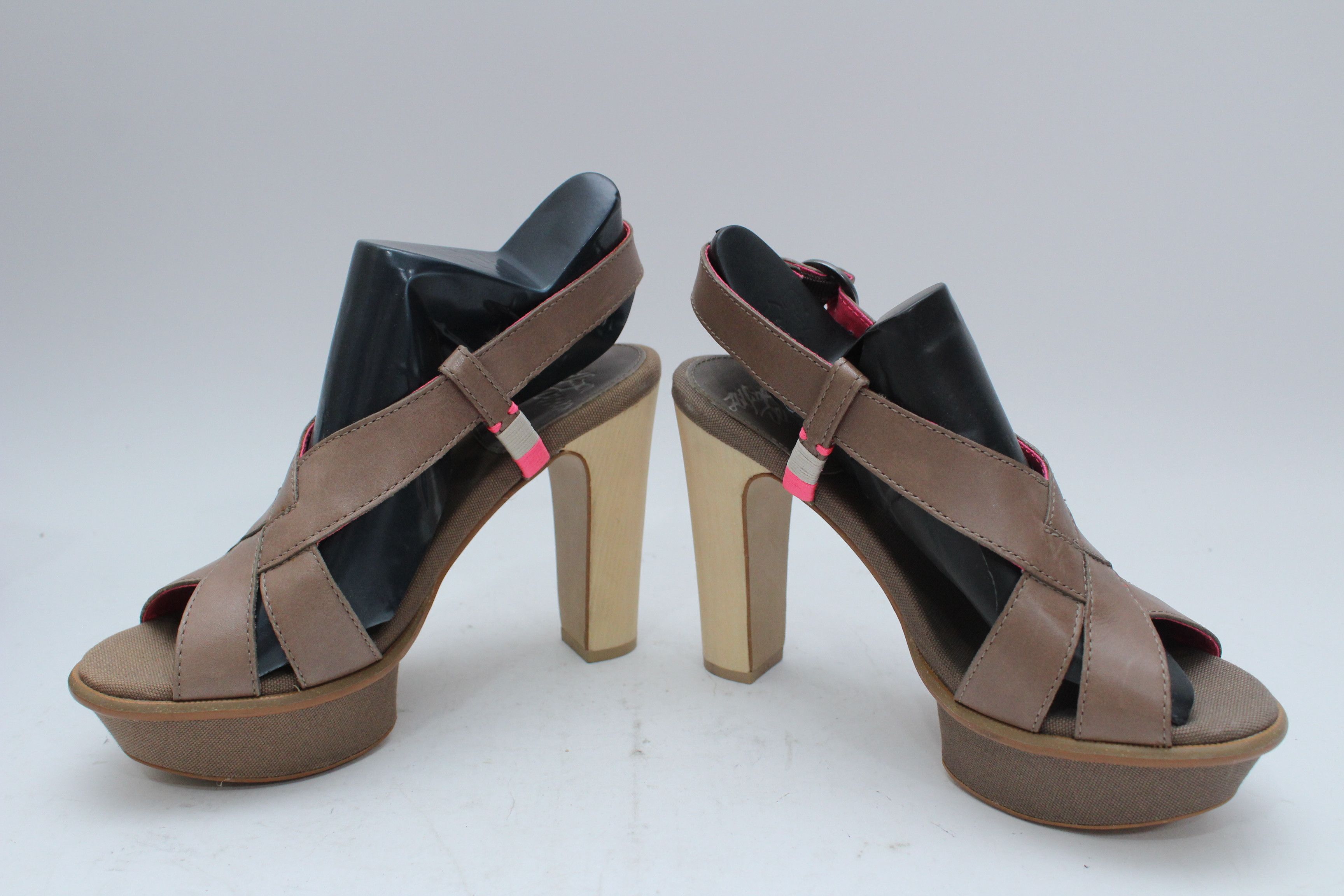 Tommy Hilfiger Tommy Hilfiger Sandals Hells Size 37 Authentic Vintage Size US 7 / IT 37 - 8 Thumbnail