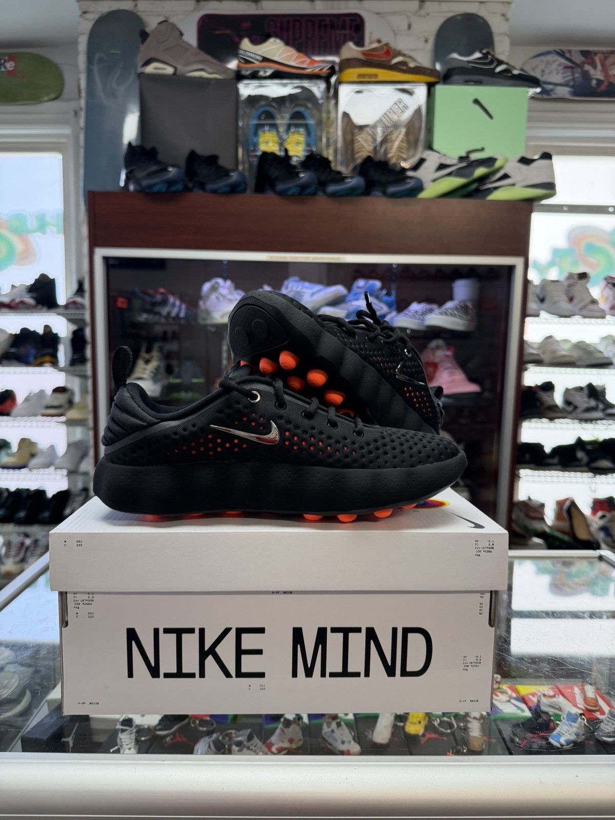 Nike Nike Mind 002 Sneakers (Black) Size US 8.5 / EU 41-42 - 2 Thumbnail