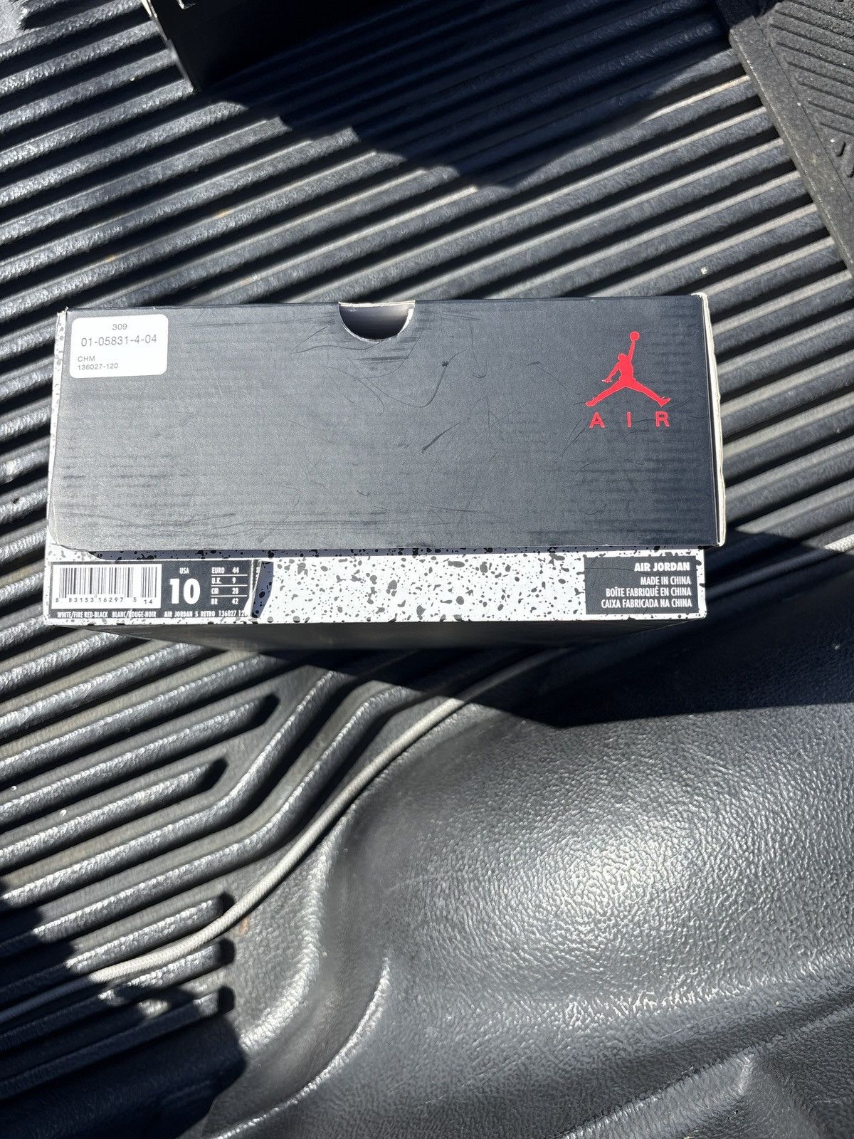 Jordan Brand Air Jordan 5 Retro White/Fire Red-Black Size US 10 / EU 43 - 2 Thumbnail