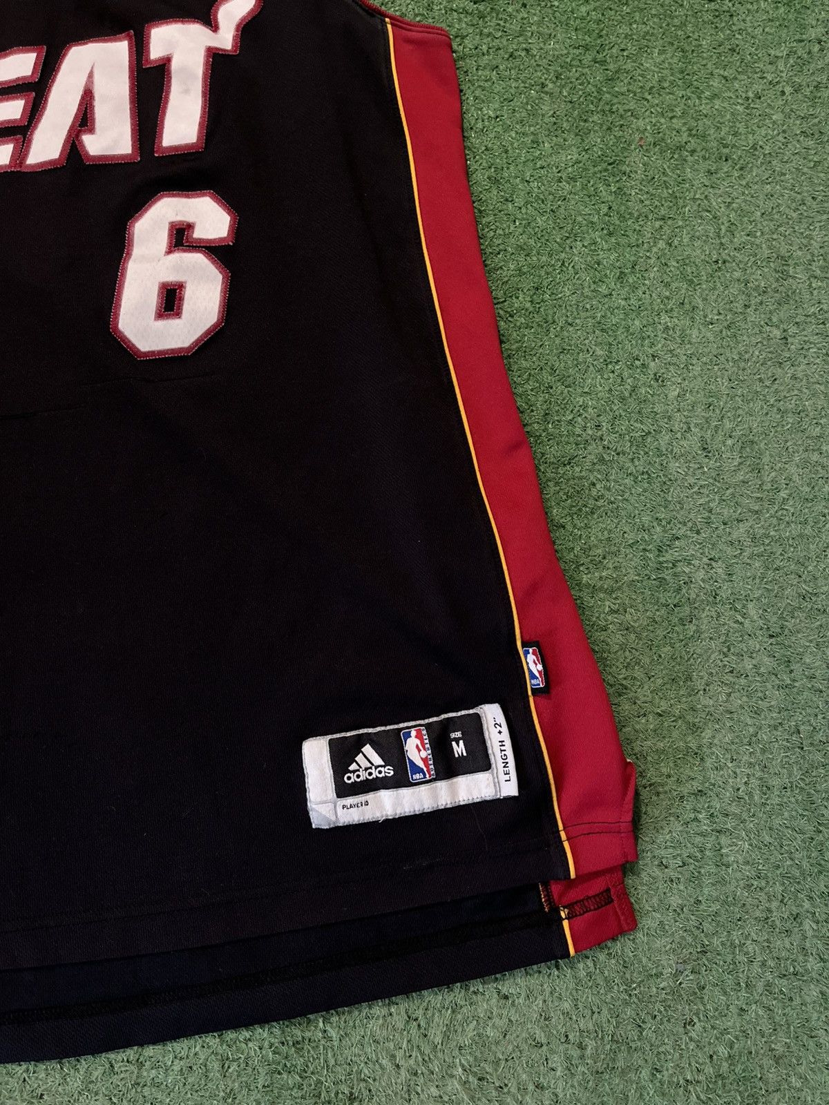 Adidas × NBA NBA Jersey Miami Heat Lebron James Vintage Size US M / EU 48-50 / 2 - 3 Thumbnail