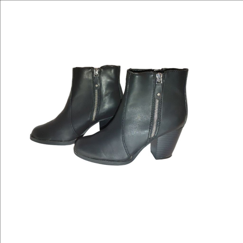 Vera Wang Vera Wang Booties Size 6 Size US 6 / IT 36 - 1 Thumbnail
