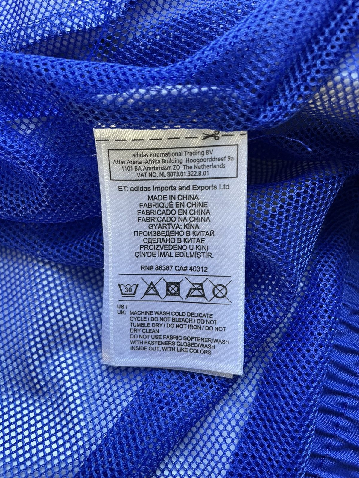 Adidas CHELSEA 2015-16 TRAINING FOOTBALL SOCCER ALL WEATHER JACKET Size US M / EU 48-50 / 2 - 7 Thumbnail