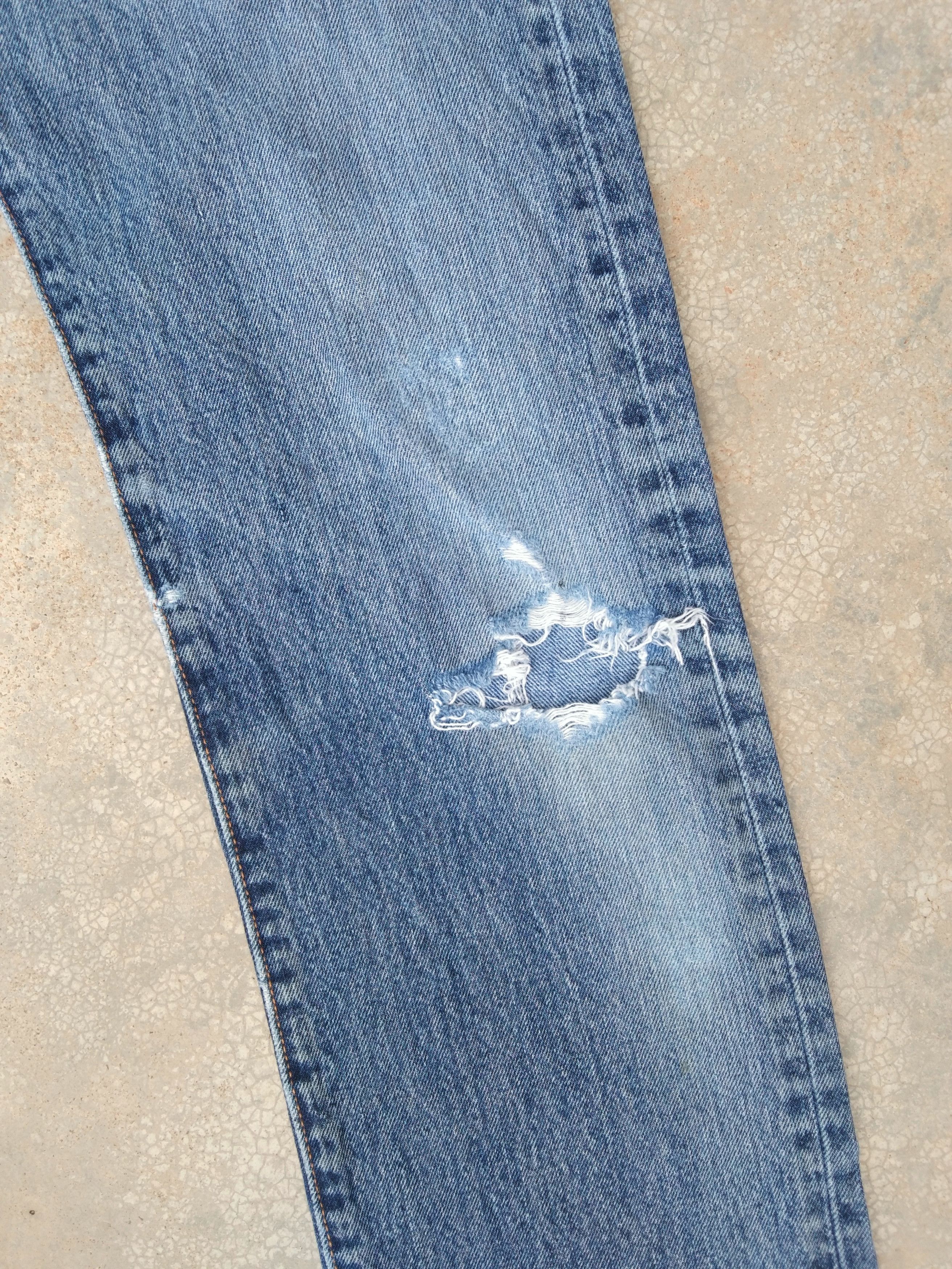 Levi's Vintage Levi's 501 Distressed Jeans 32x34 Size US 32 / EU 48 - 5 Thumbnail