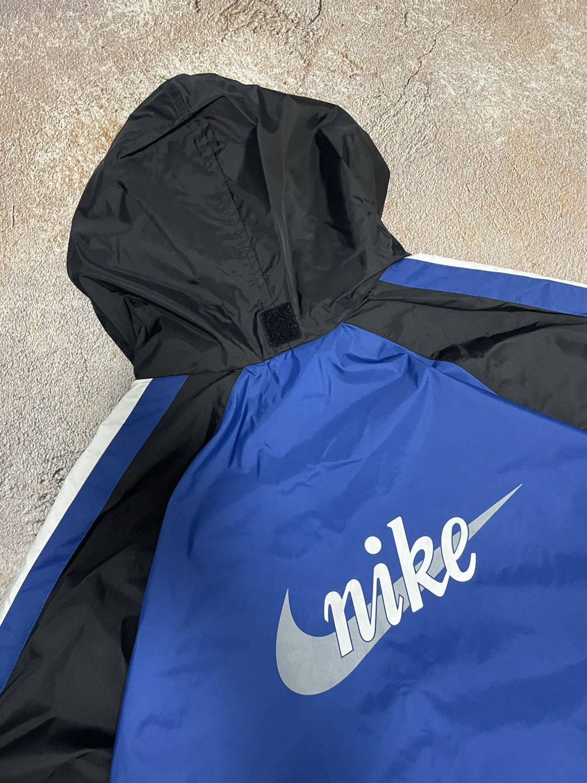 Nike Vintage Nike Big Logo Nylon Light Jacket Size US XXL / EU 58 / 5 - 3 Thumbnail