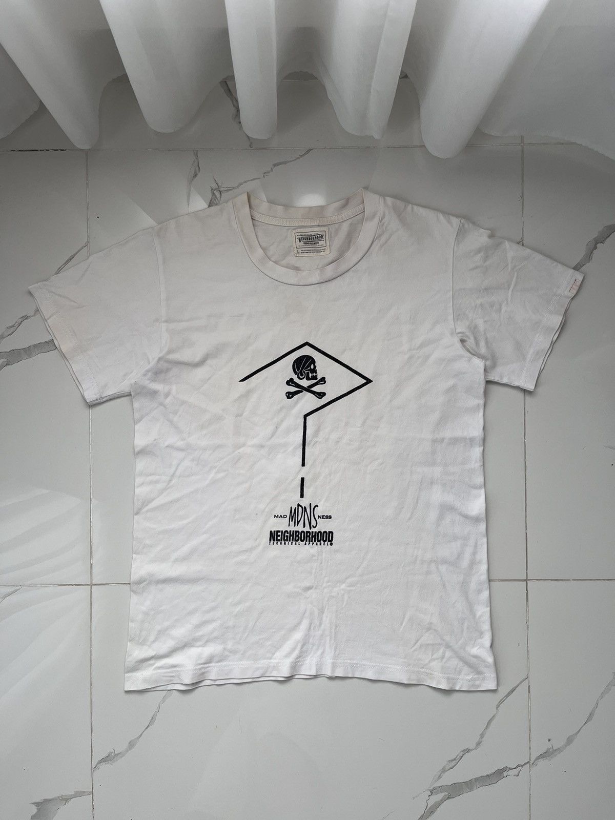 Neighborhood NEIGHBORHOOD X MADNESS RARE SKULL LOGO Y2K TEE Size US L / EU 52-54 / 3 - 1 Thumbnail