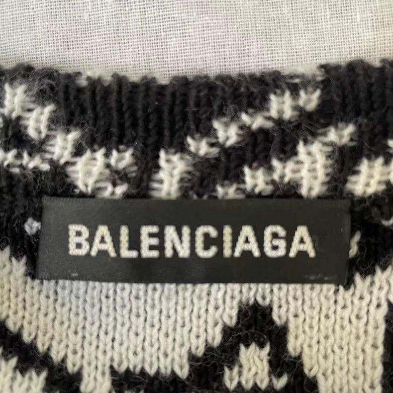Balenciaga Balenciaga Cursive bullet screen sweater 2501-Nextarrow Size US S / EU 44-46 / 1 - 3 Thumbnail