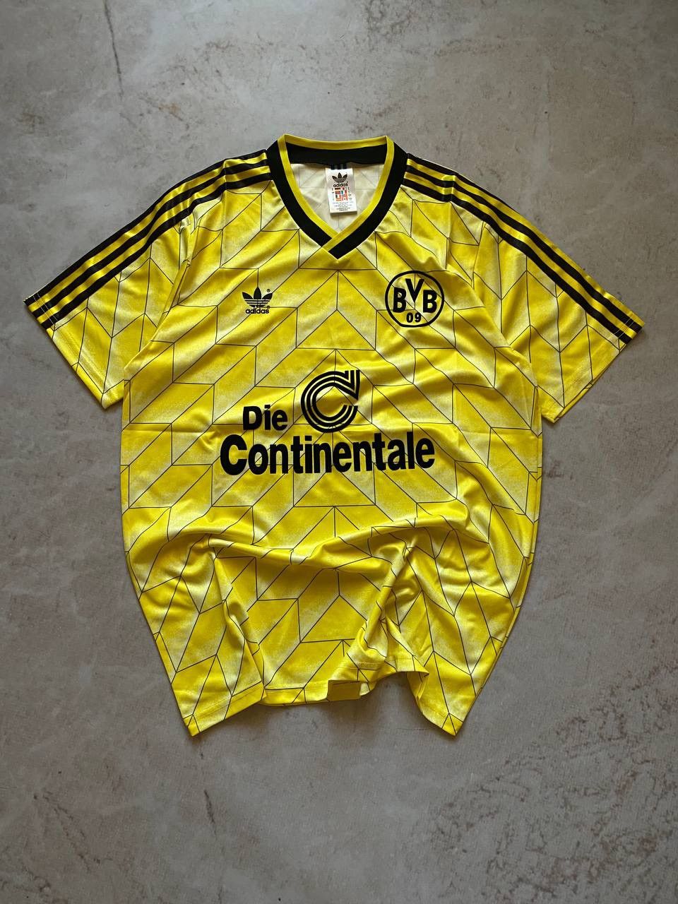 Adidas 1989/1990 Adidas Borussia Dortmund Retro Away Soccer Jersey Size US L / EU 52-54 / 3 - 1 Thumbnail