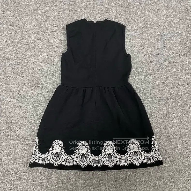 Valentino Valentino knitted dresses Size L / US 10 / IT 46 - 2 Thumbnail