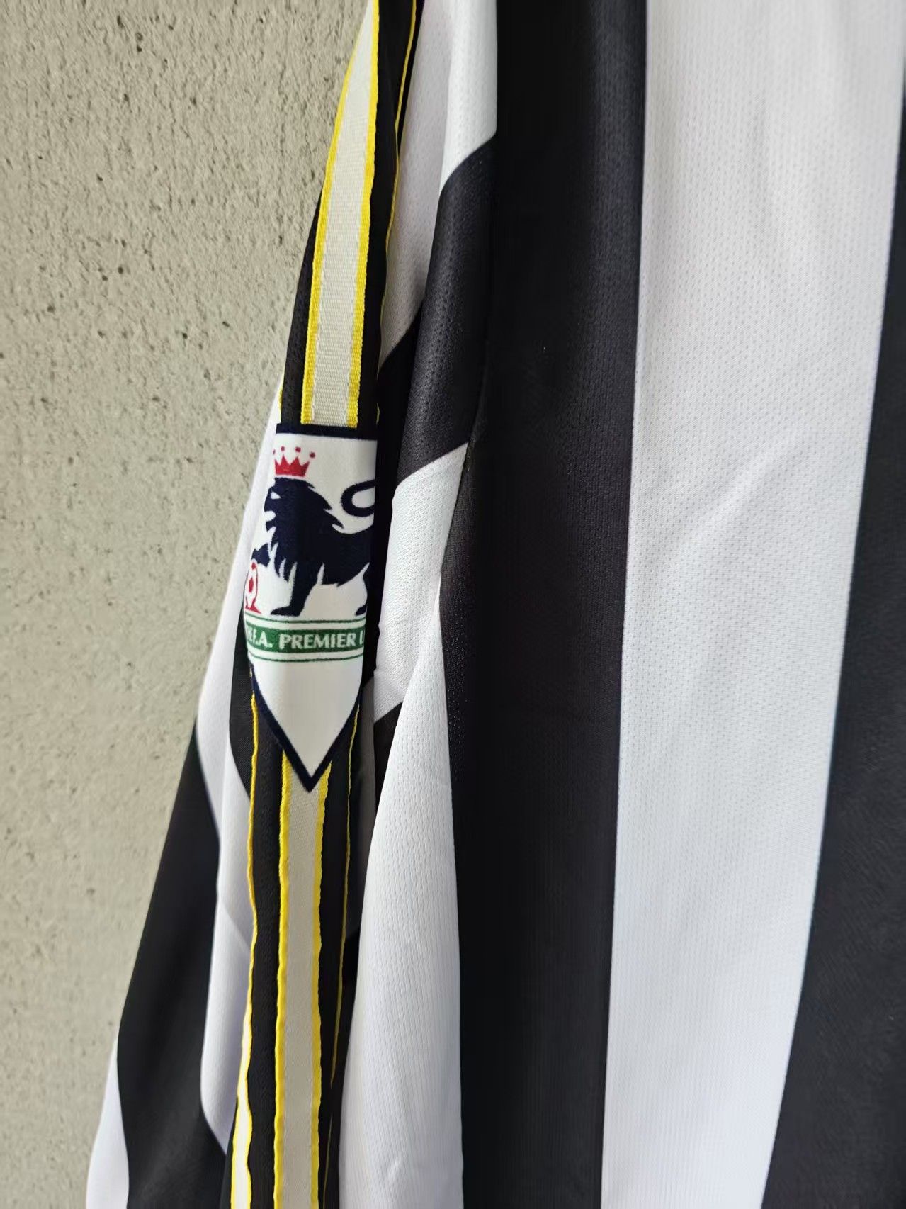 Other Alan Shearer Jersey Newcastle 1997 1999 Size US XL / EU 56 / 4 - 3 Thumbnail