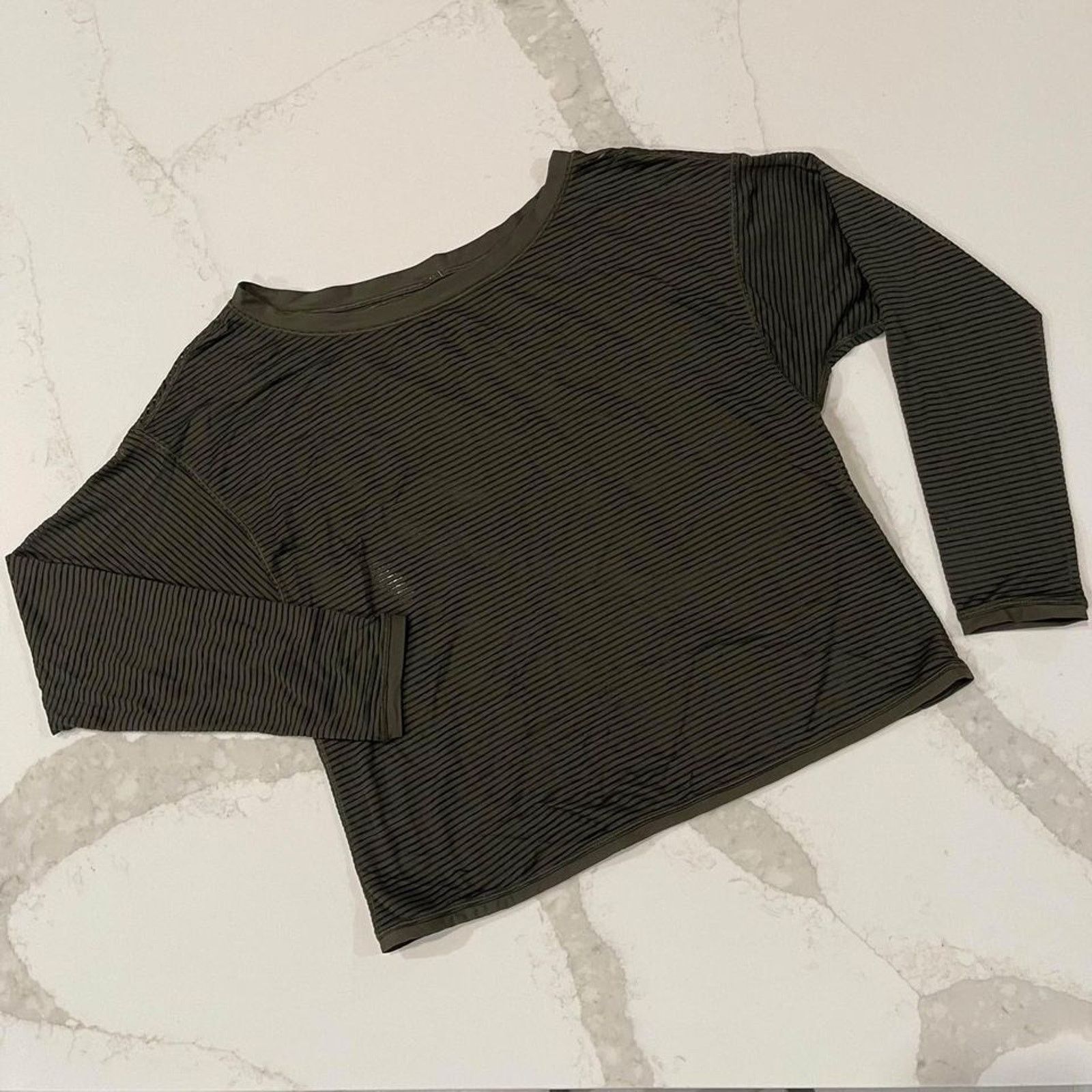 Lululemon Lululemon Lean In CS Top Dark Olive Mesh Stripe Womens Small Size S / US 4 / IT 40 - 1 Thumbnail