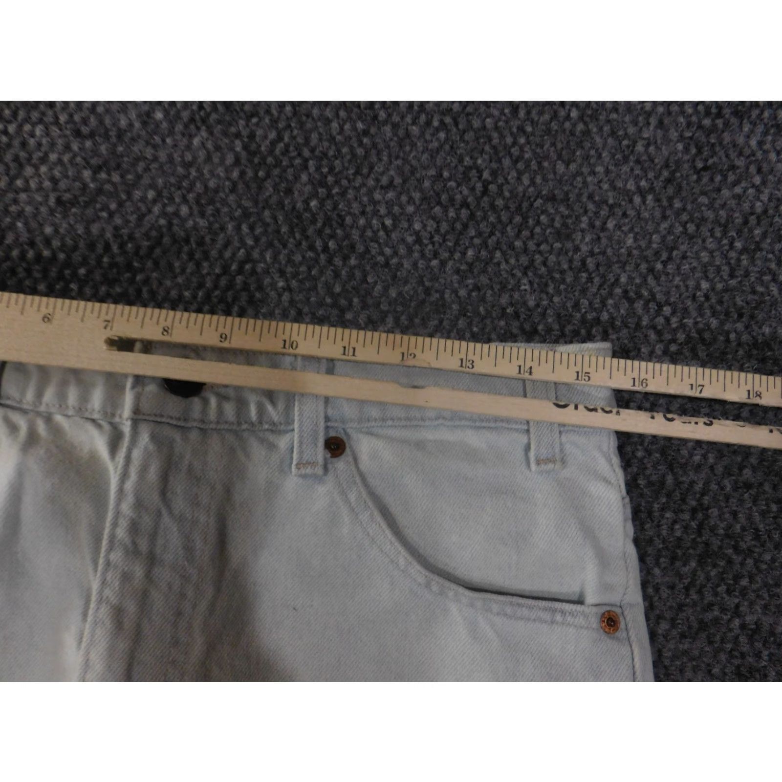 Levi's VINTAGE Levi's 505 Shorts Mens 33 Beige Denim Chino 5-Pocket 10 In Inseam Beige Regular Men Vintage Set Orange Tab Casual Summer Spring Fall Size US 33 - 7 Thumbnail