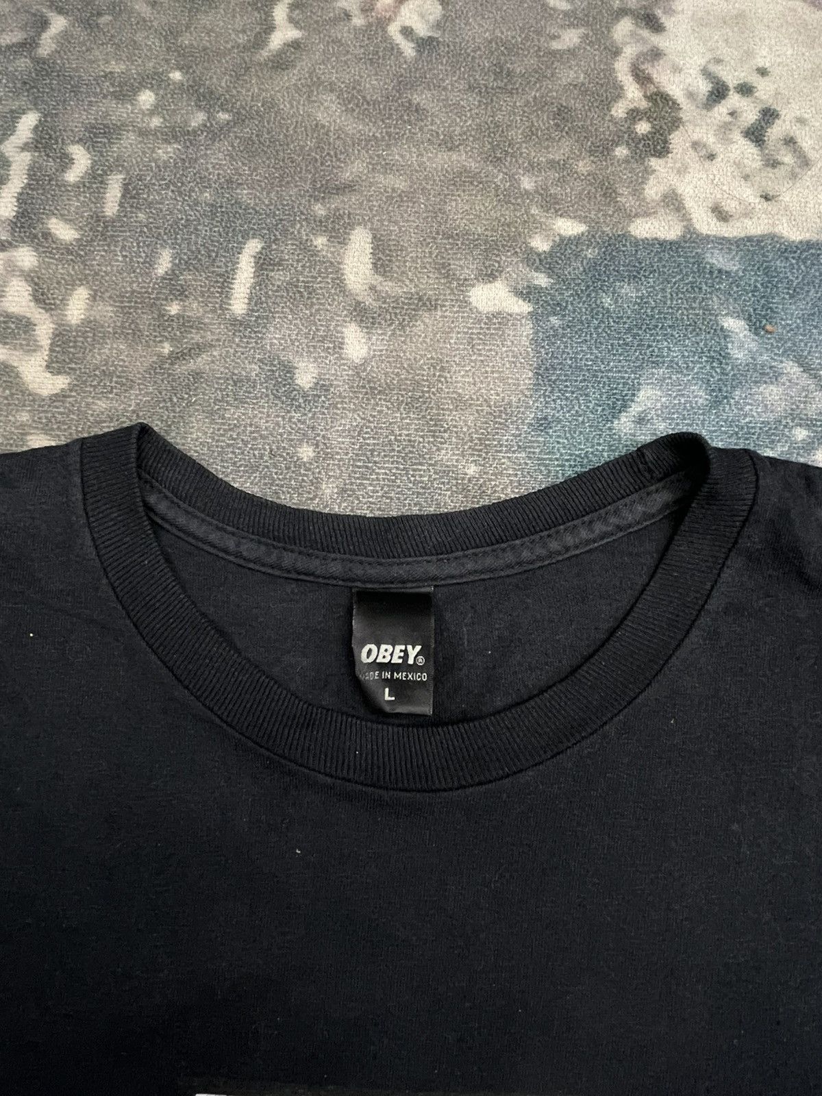 Obey RARE!!! Obey x Slick Graffiti Artist Tshirt Size US L / EU 52-54 / 3 - 5 Thumbnail