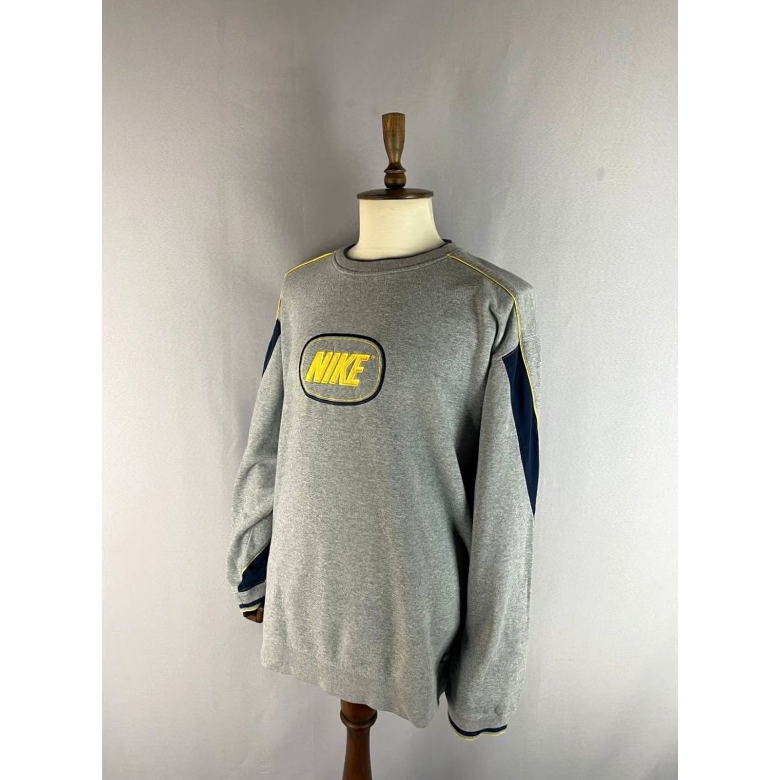 Nike Nike Shirt Mens XXL Gray Sweatshirt Size Cotton Crew Neck Long Sleeve Pullover Size US XXL / EU 58 / 5 - 2 Thumbnail